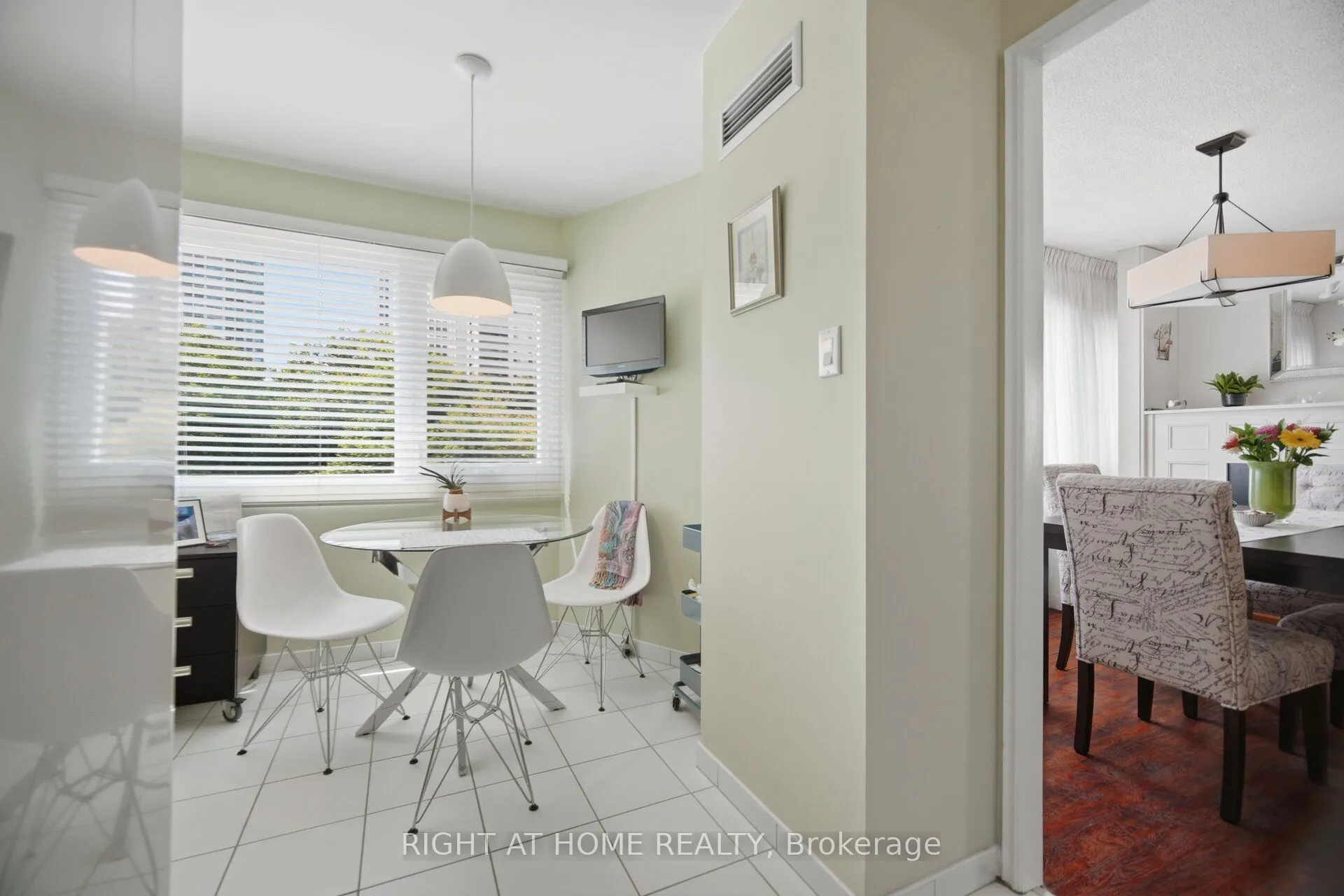 1580 Mississauga Valley Boulevard #301