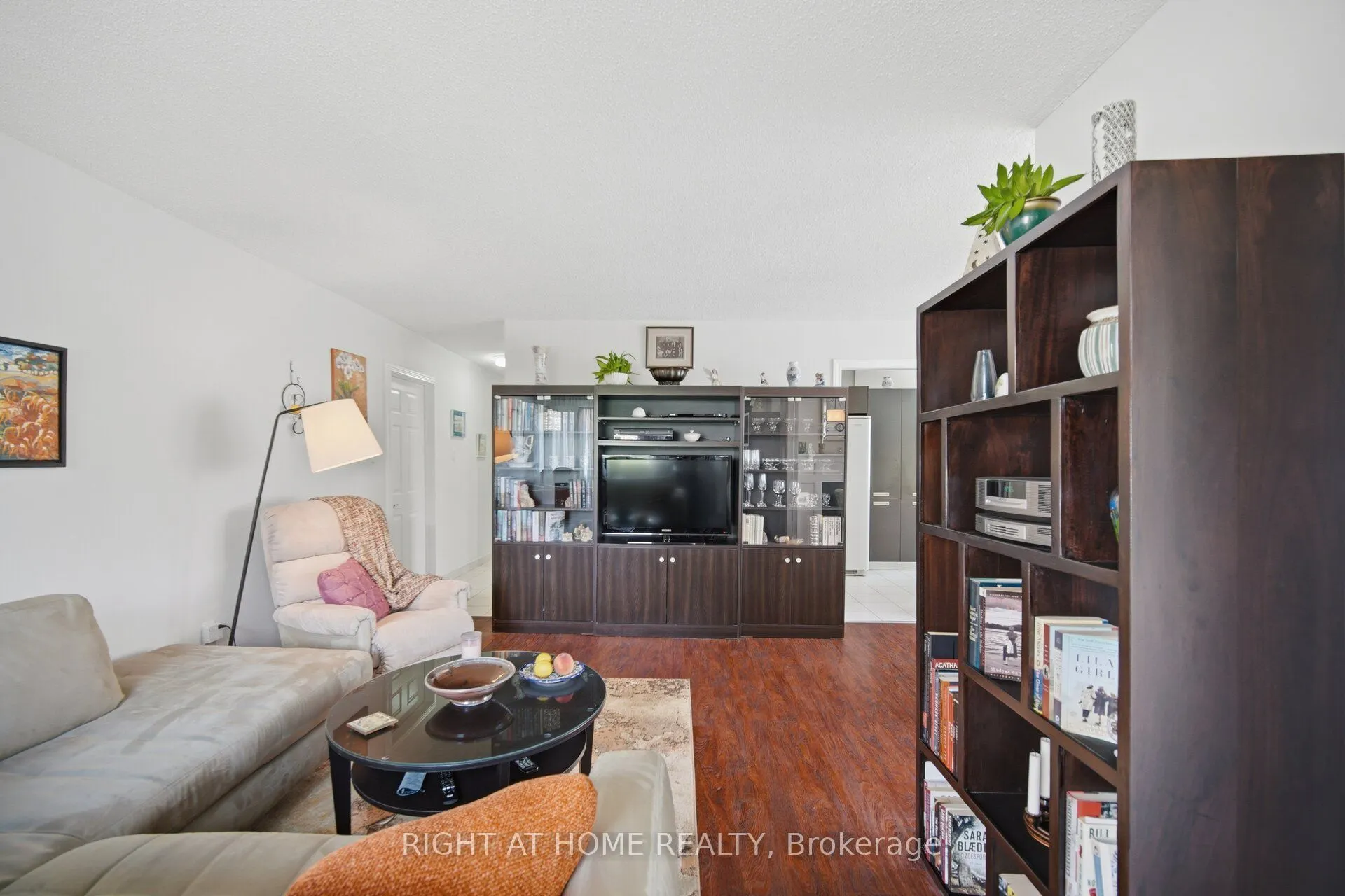1580 Mississauga Valley Boulevard #301