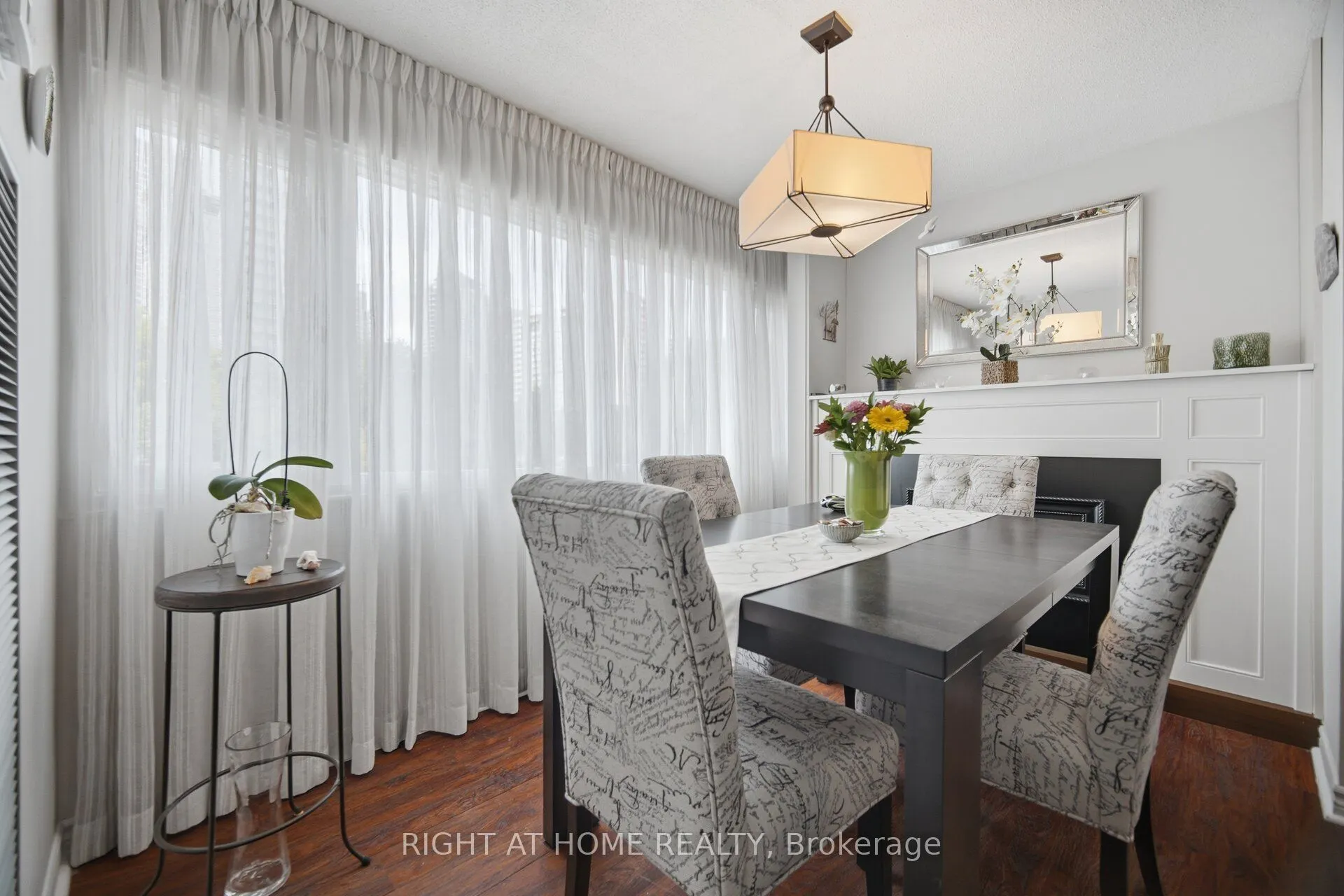 1580 Mississauga Valley Boulevard #301