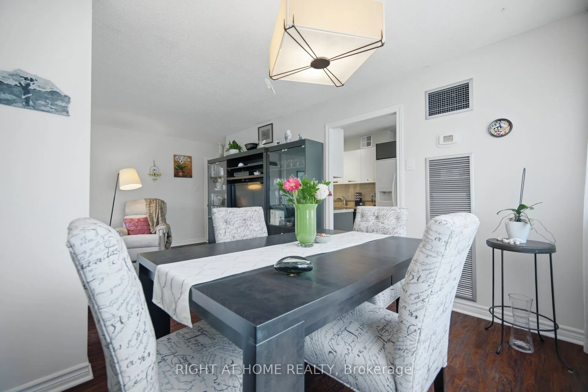 1580 Mississauga Valley Boulevard #301