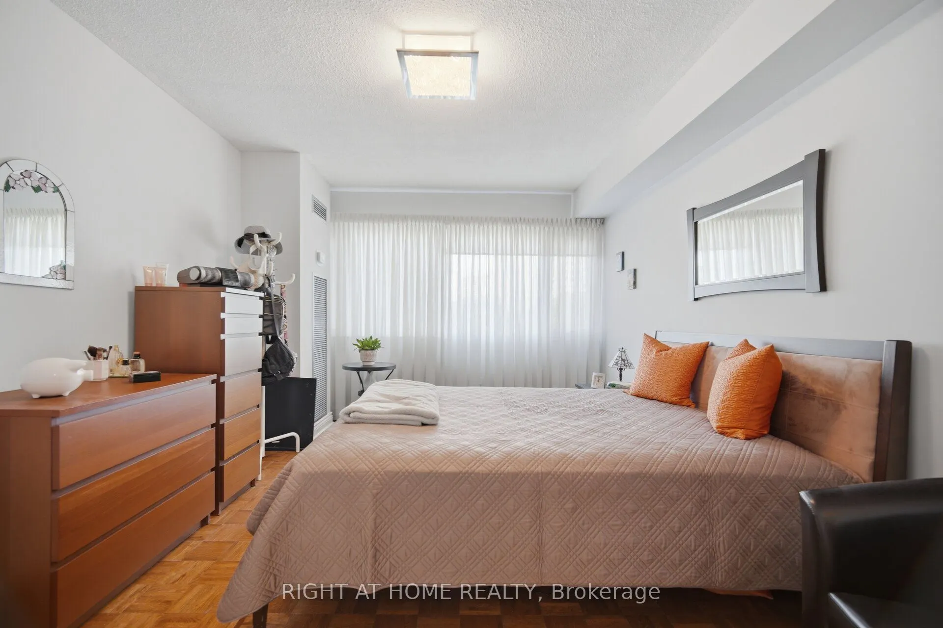 1580 Mississauga Valley Boulevard #301
