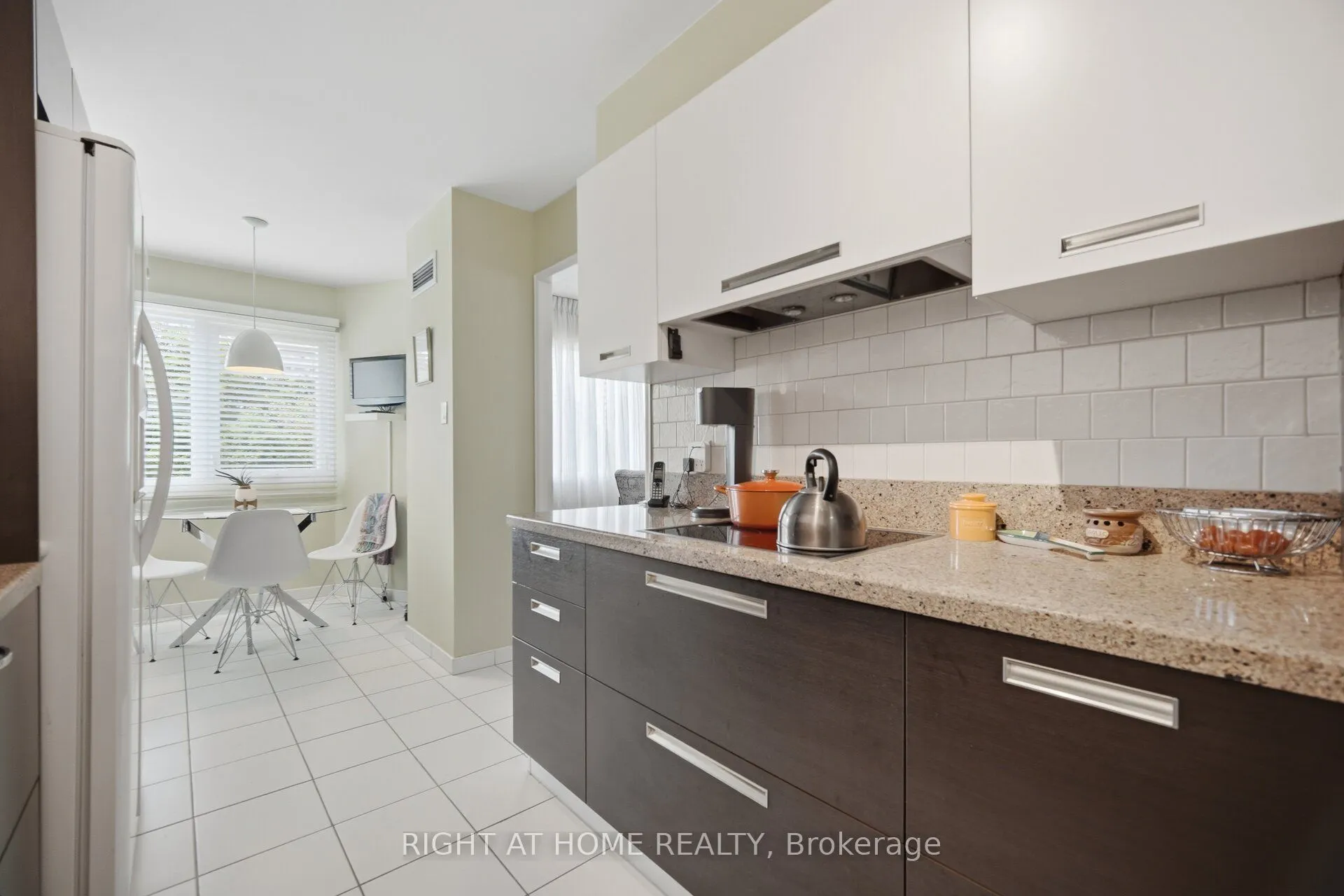 1580 Mississauga Valley Boulevard #301