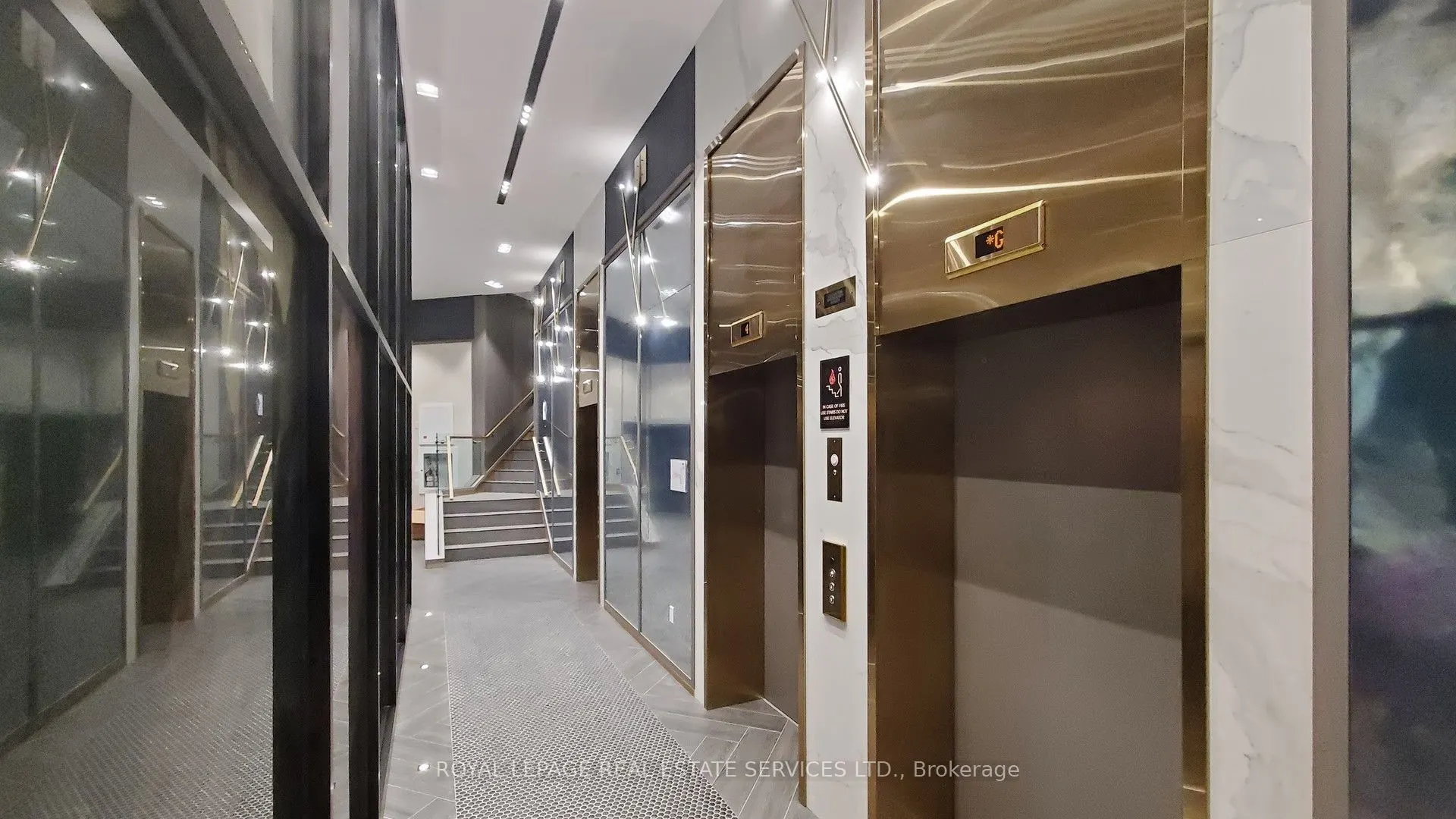405 Dundas Street W #431