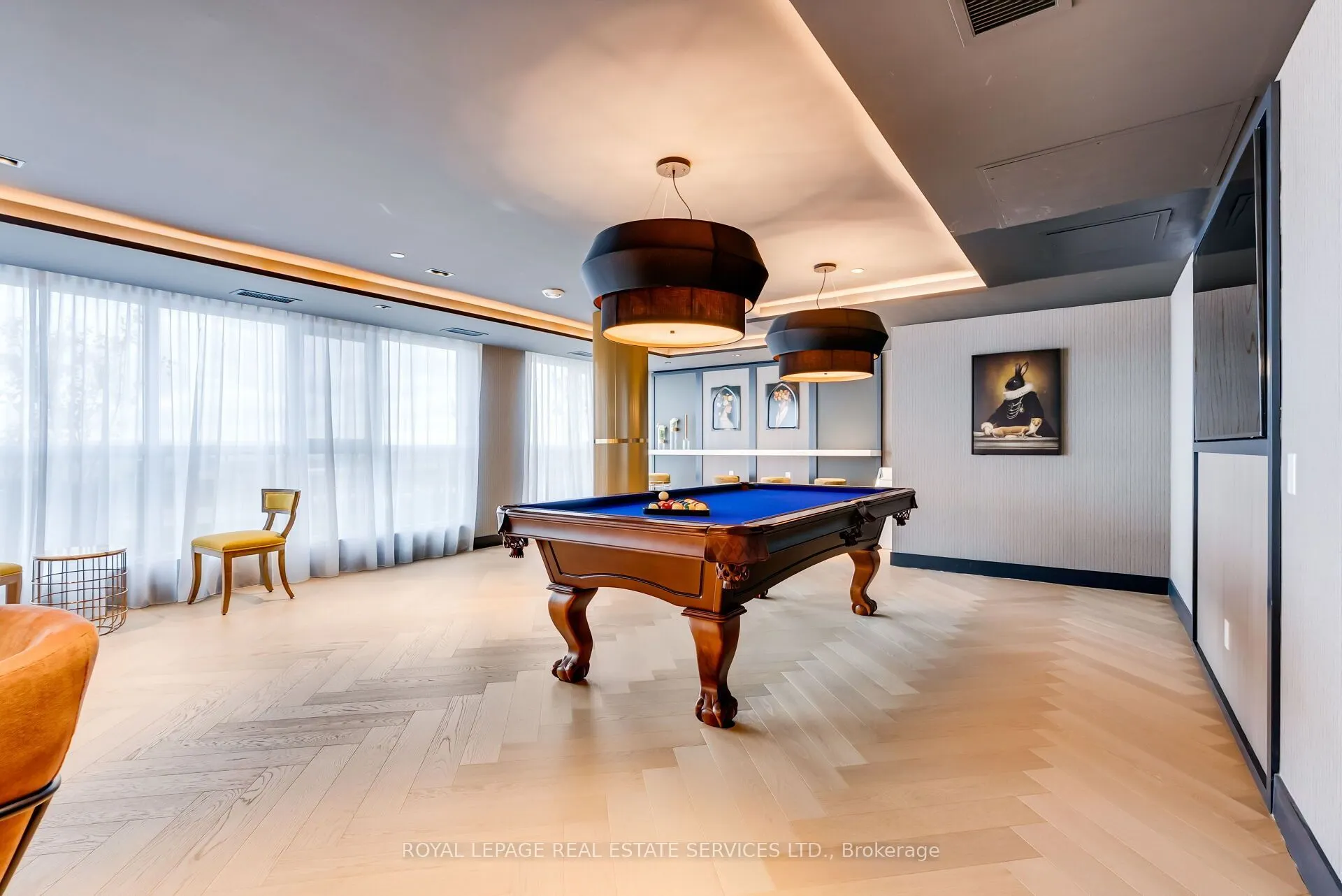 405 Dundas Street W #431