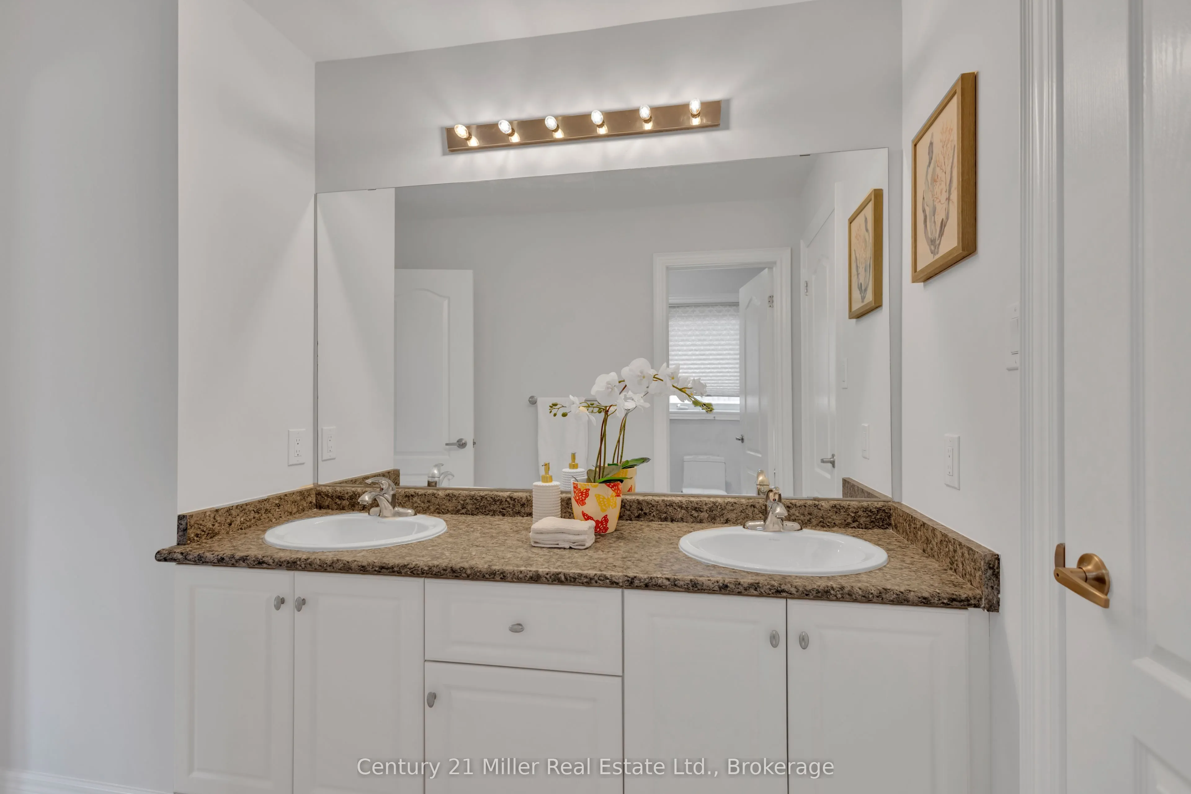 2241 Adirondak Trail