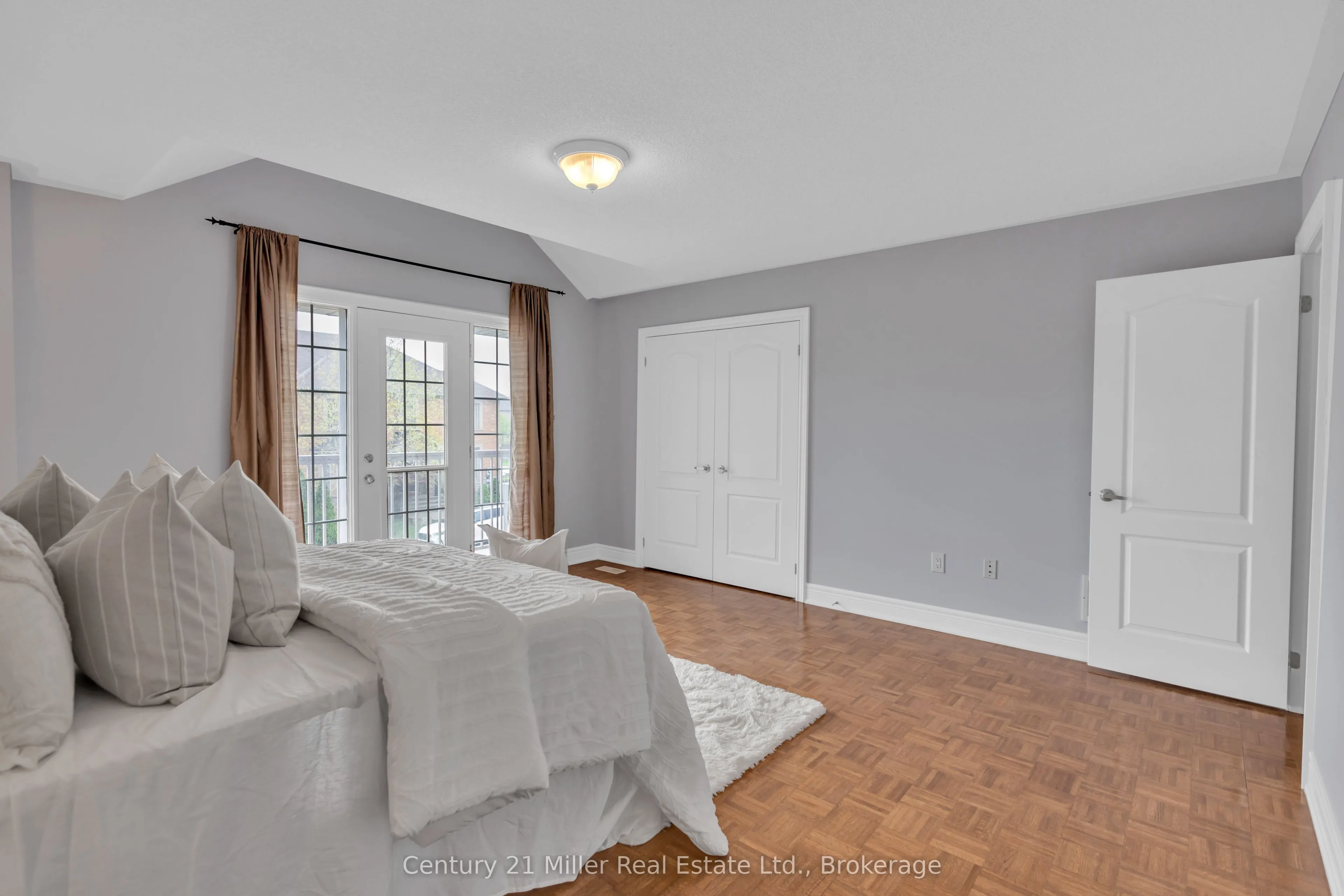 2241 Adirondak Trail
