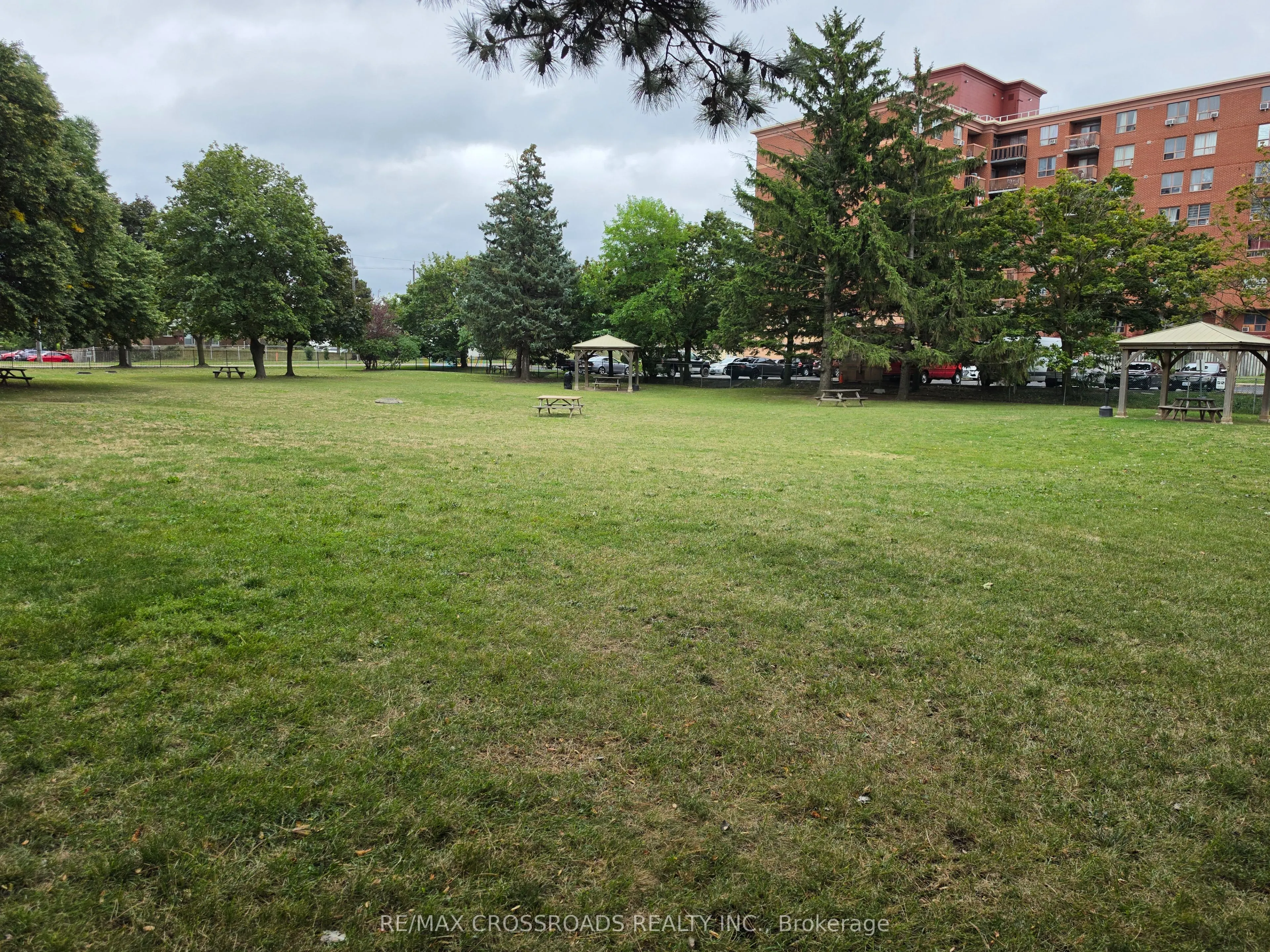 5 Frith Road #1004