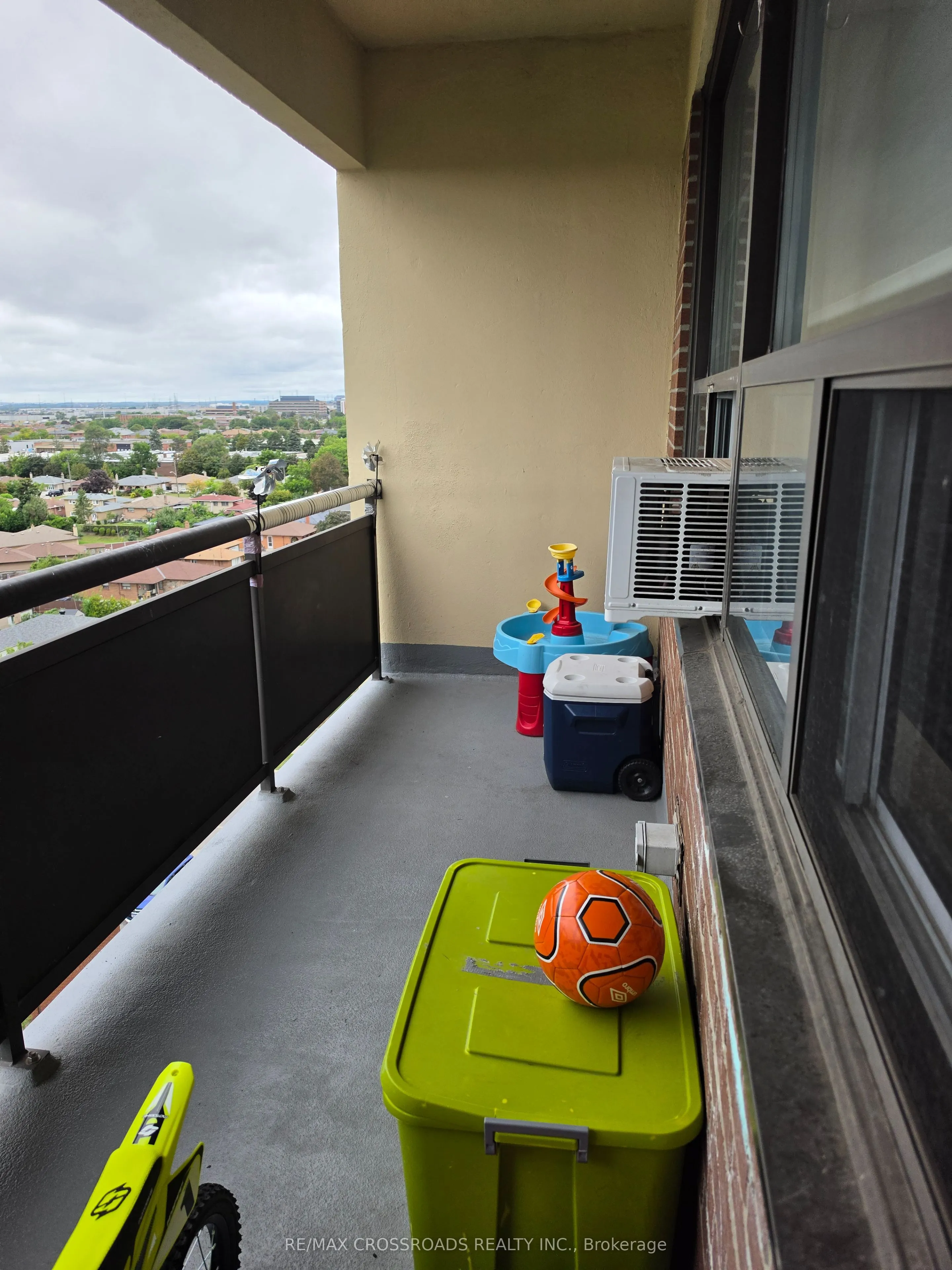 5 Frith Road #1004