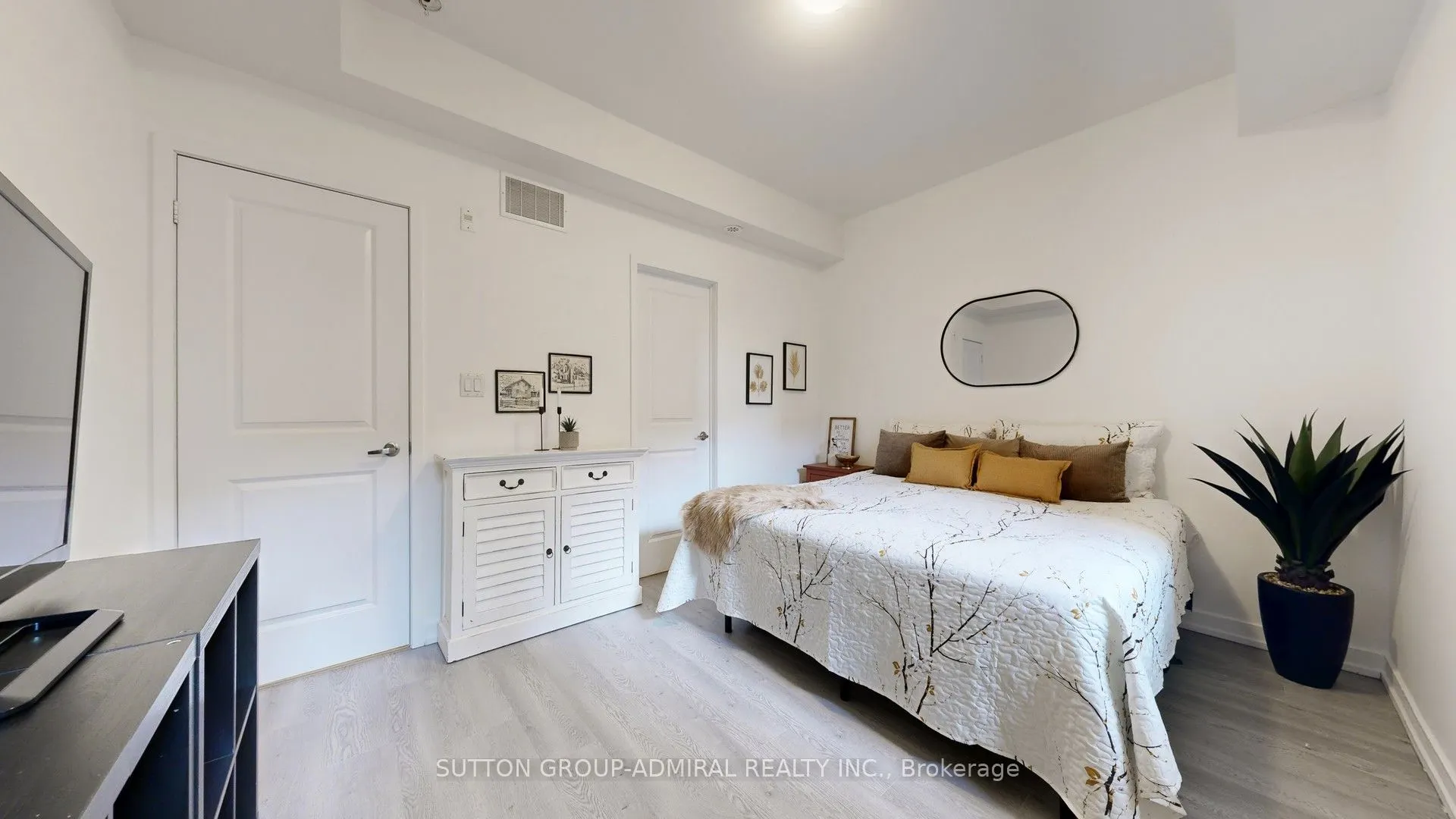 867 Wilson Avenue #1B