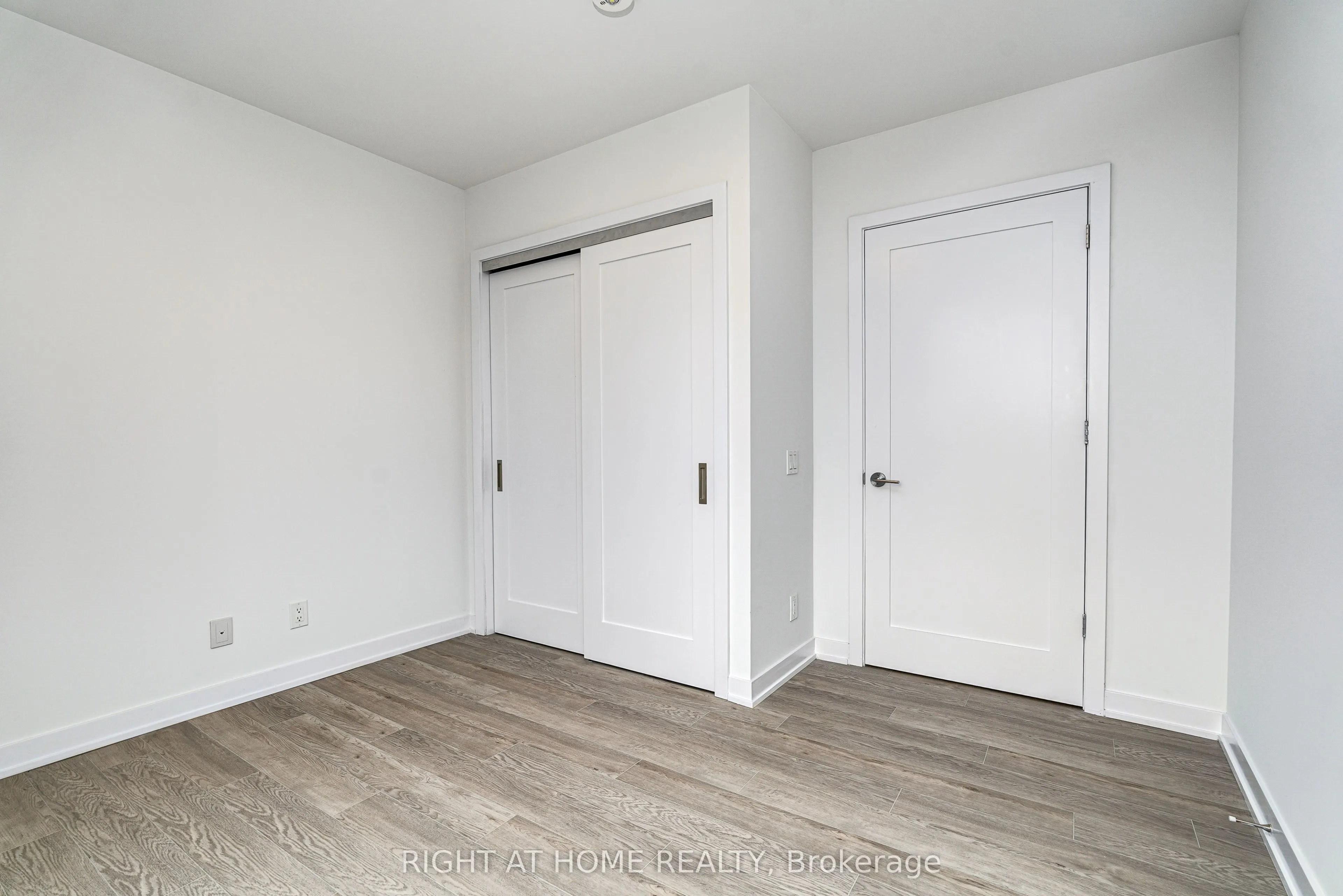 2946 Dundas Street W #509