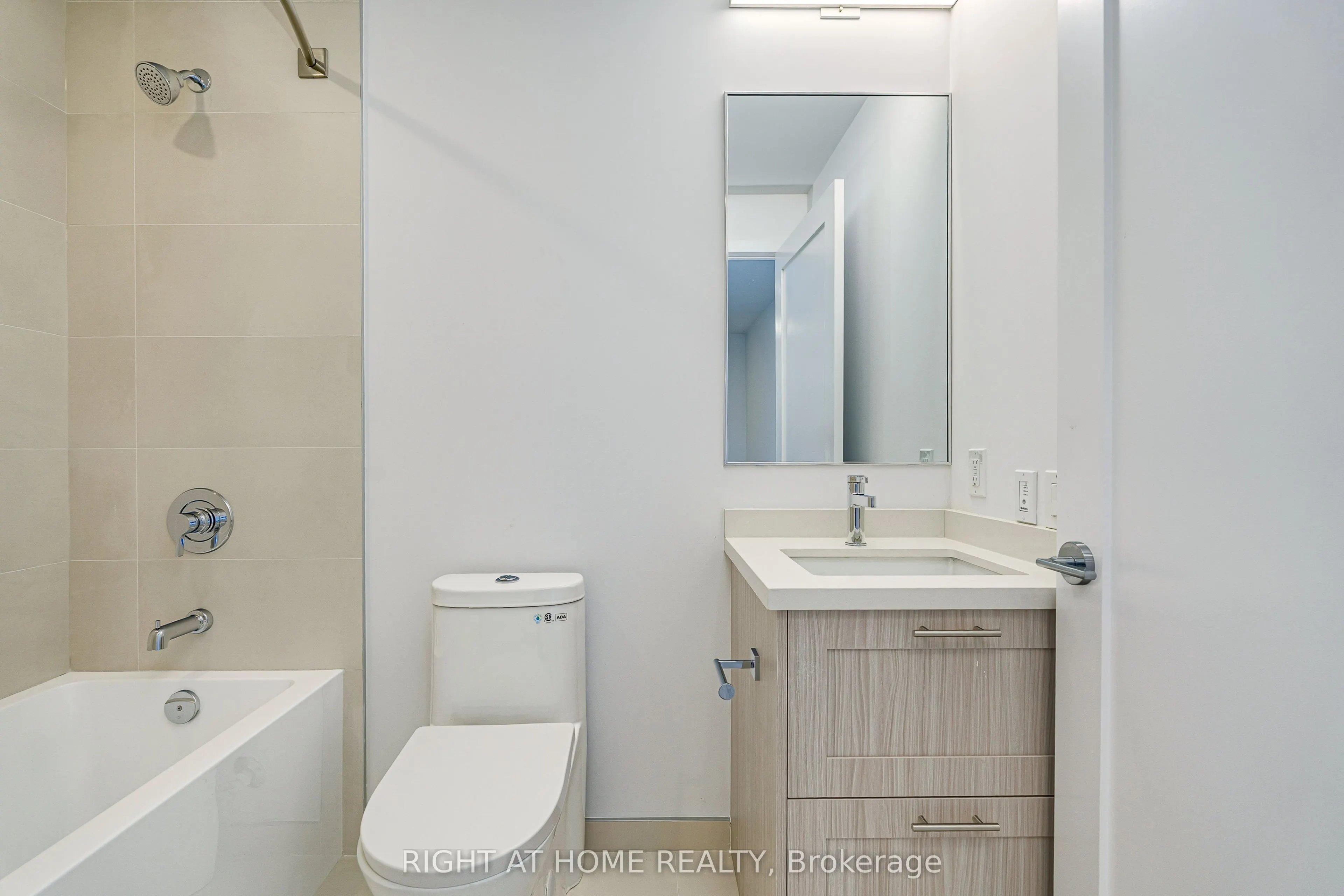 2946 Dundas Street W #509