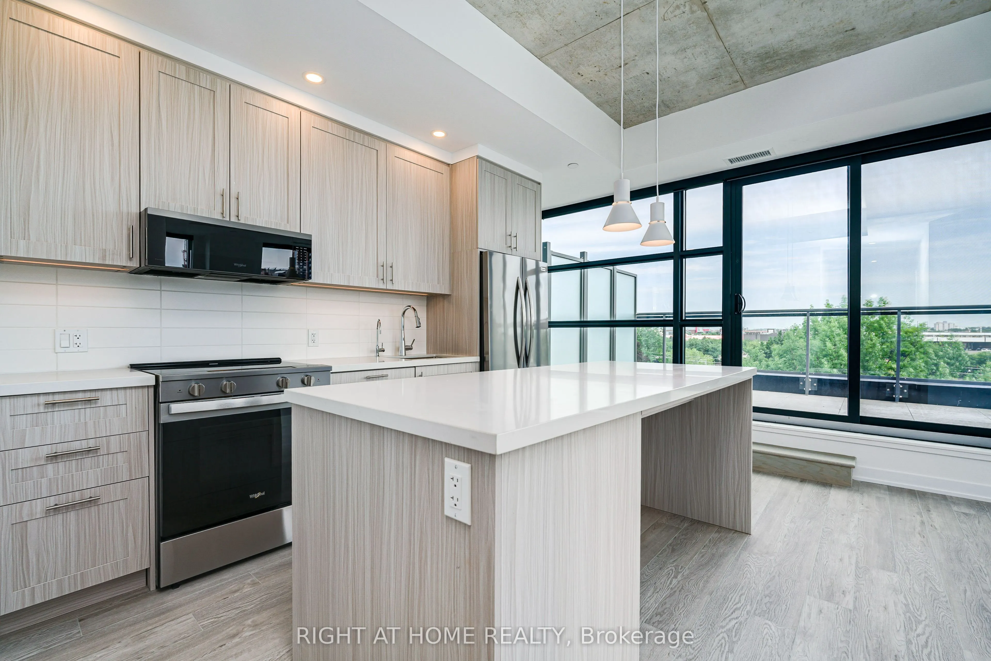 2946 Dundas Street W #509