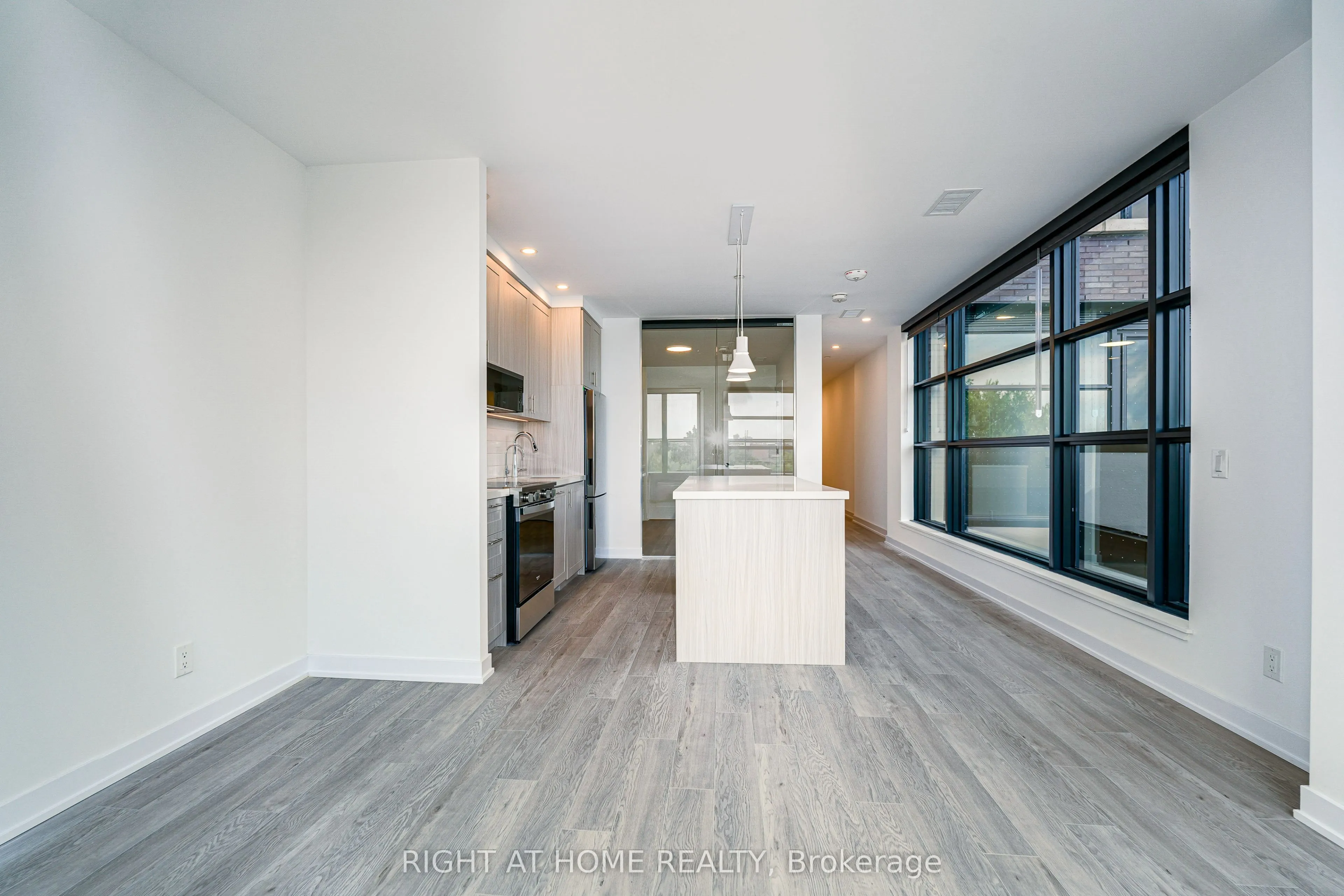 2946 Dundas Street W #408
