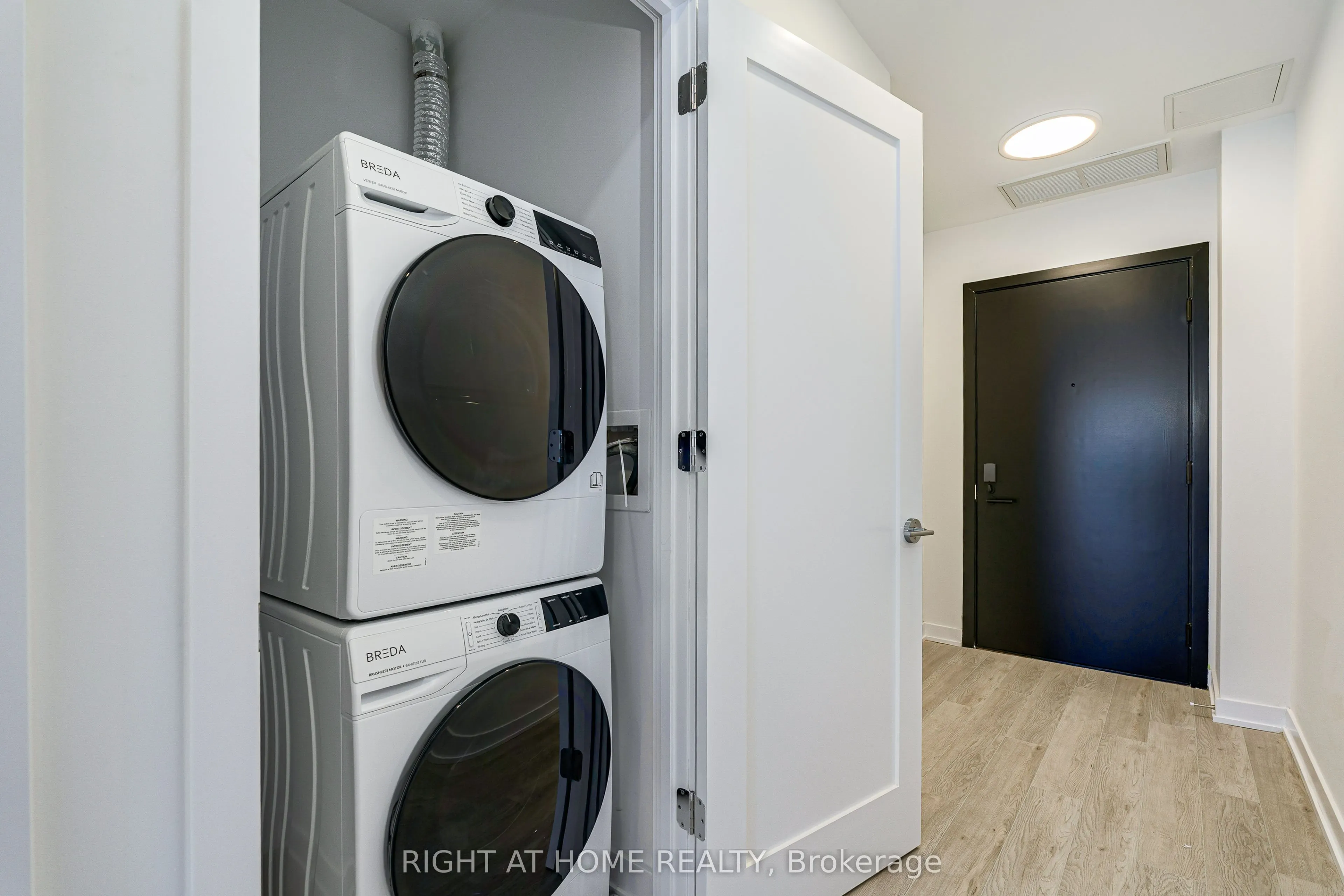 2946 Dundas Street W #408