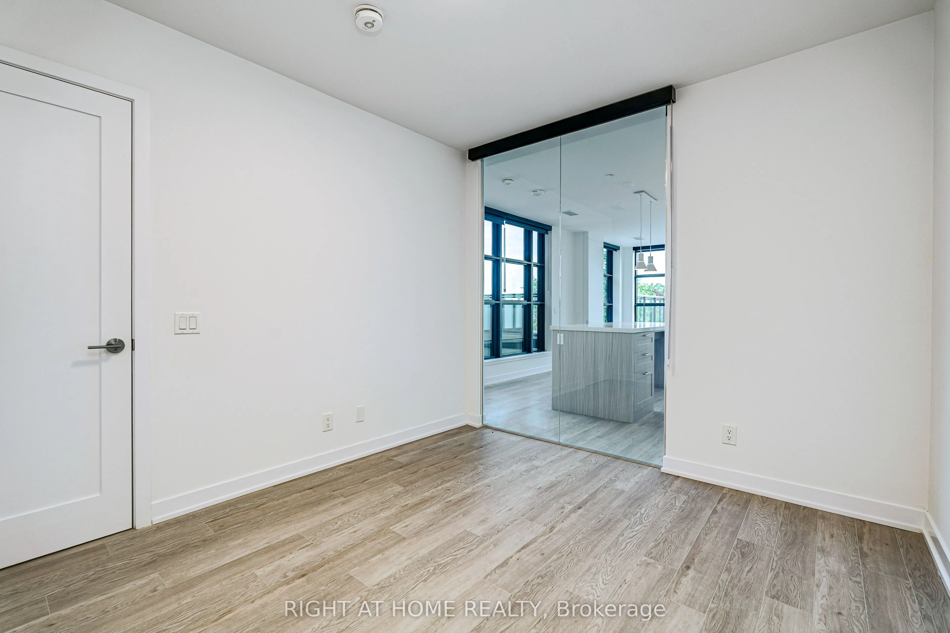 2946 Dundas Street W #408
