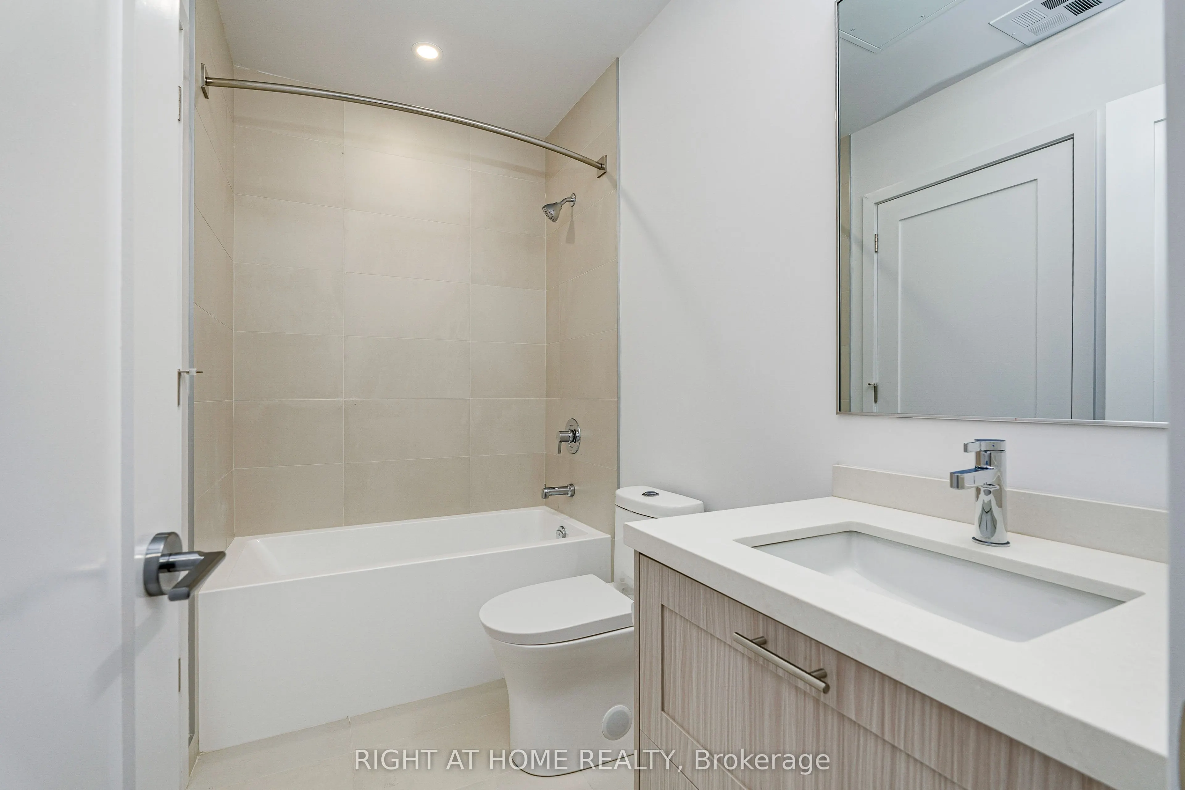 2946 Dundas Street W #408