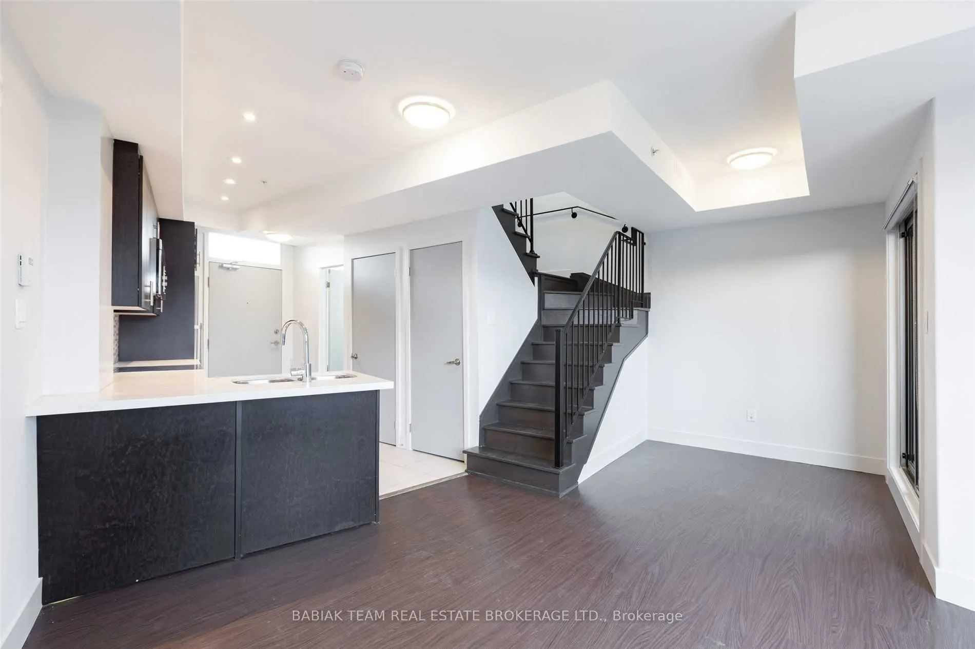 332 High Park Avenue #303