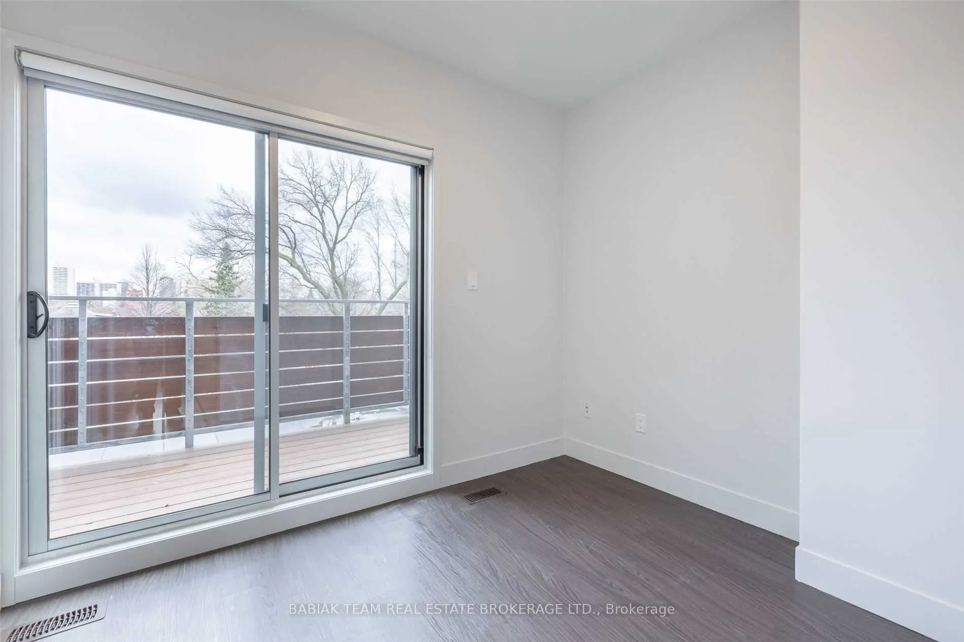 332 High Park Avenue #303
