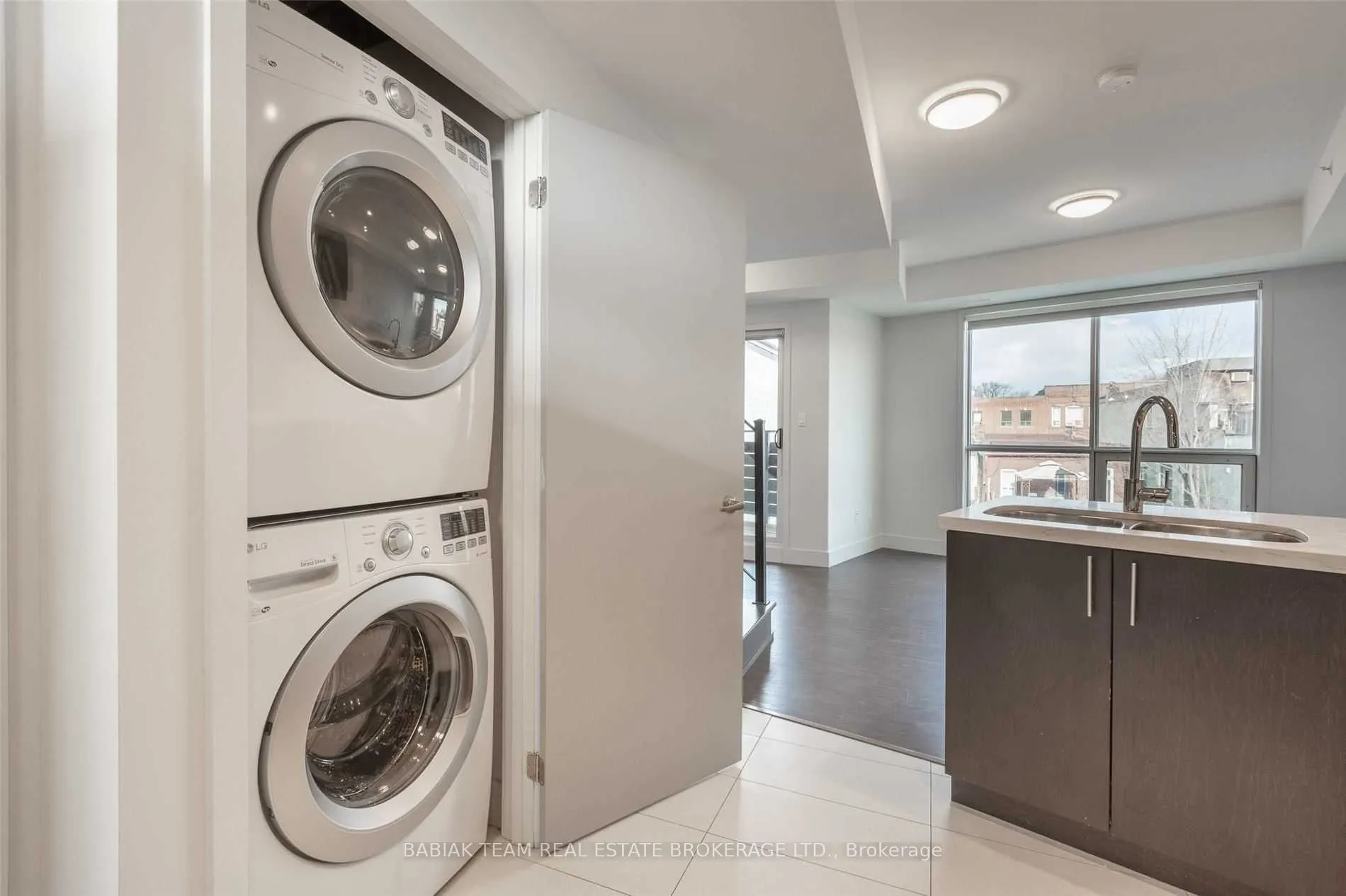 332 High Park Avenue #303