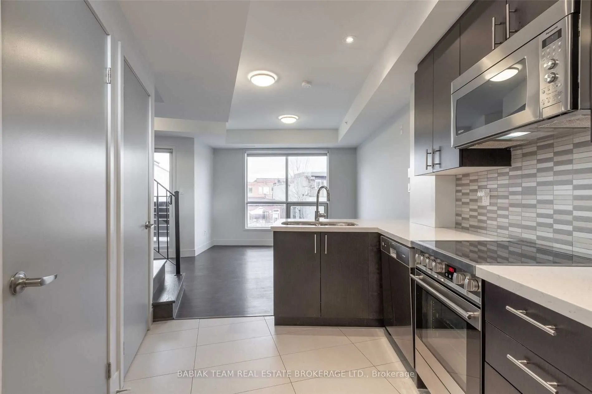 332 High Park Avenue #303