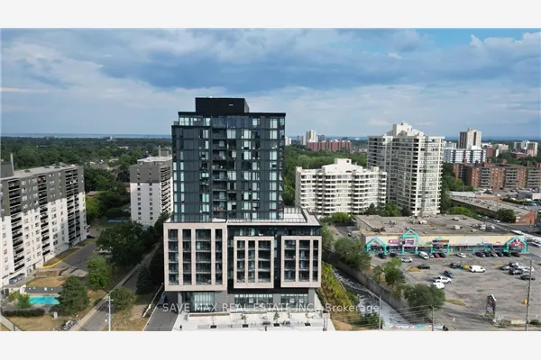 86 Dundas Street E