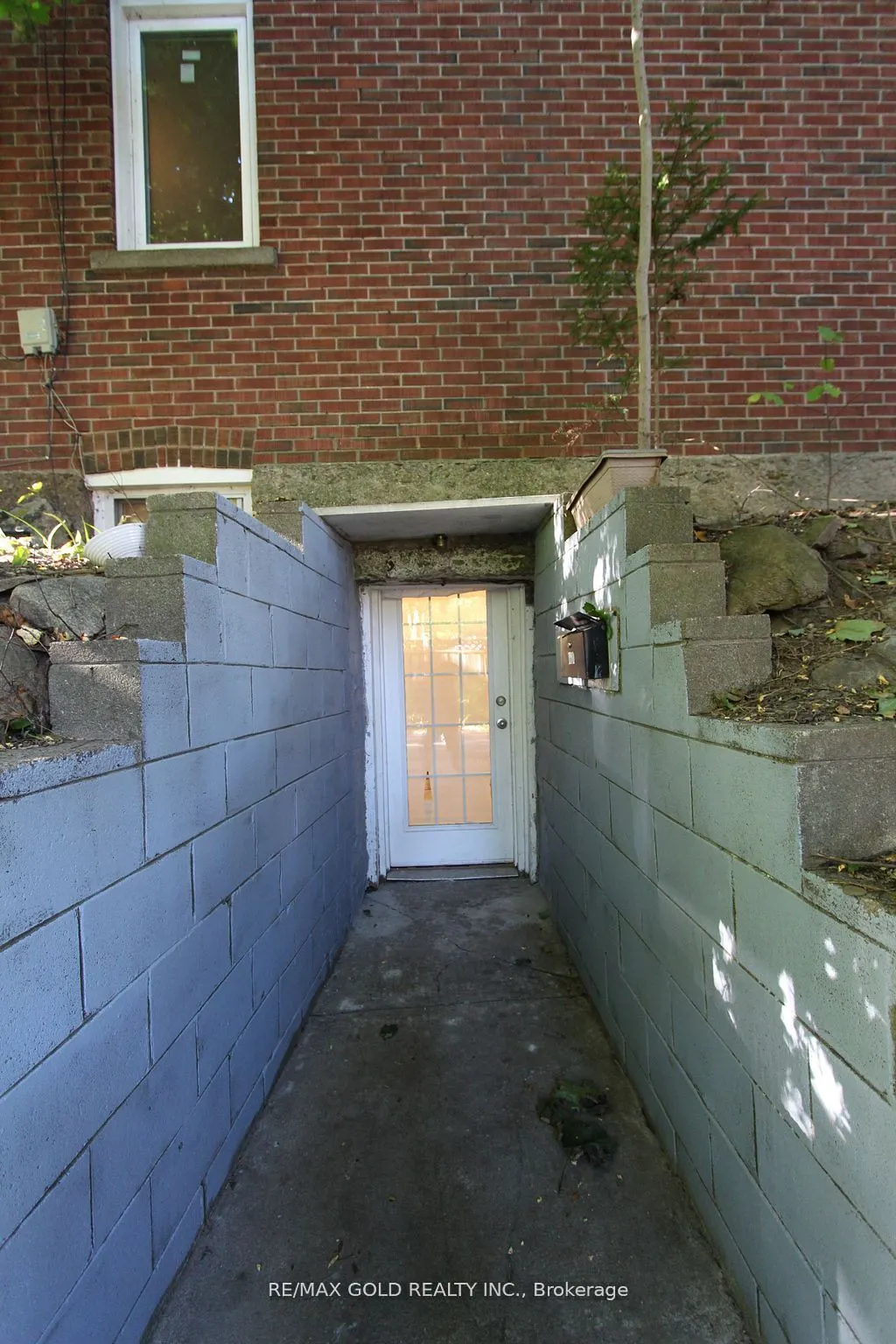 961 Lakeshore Road W