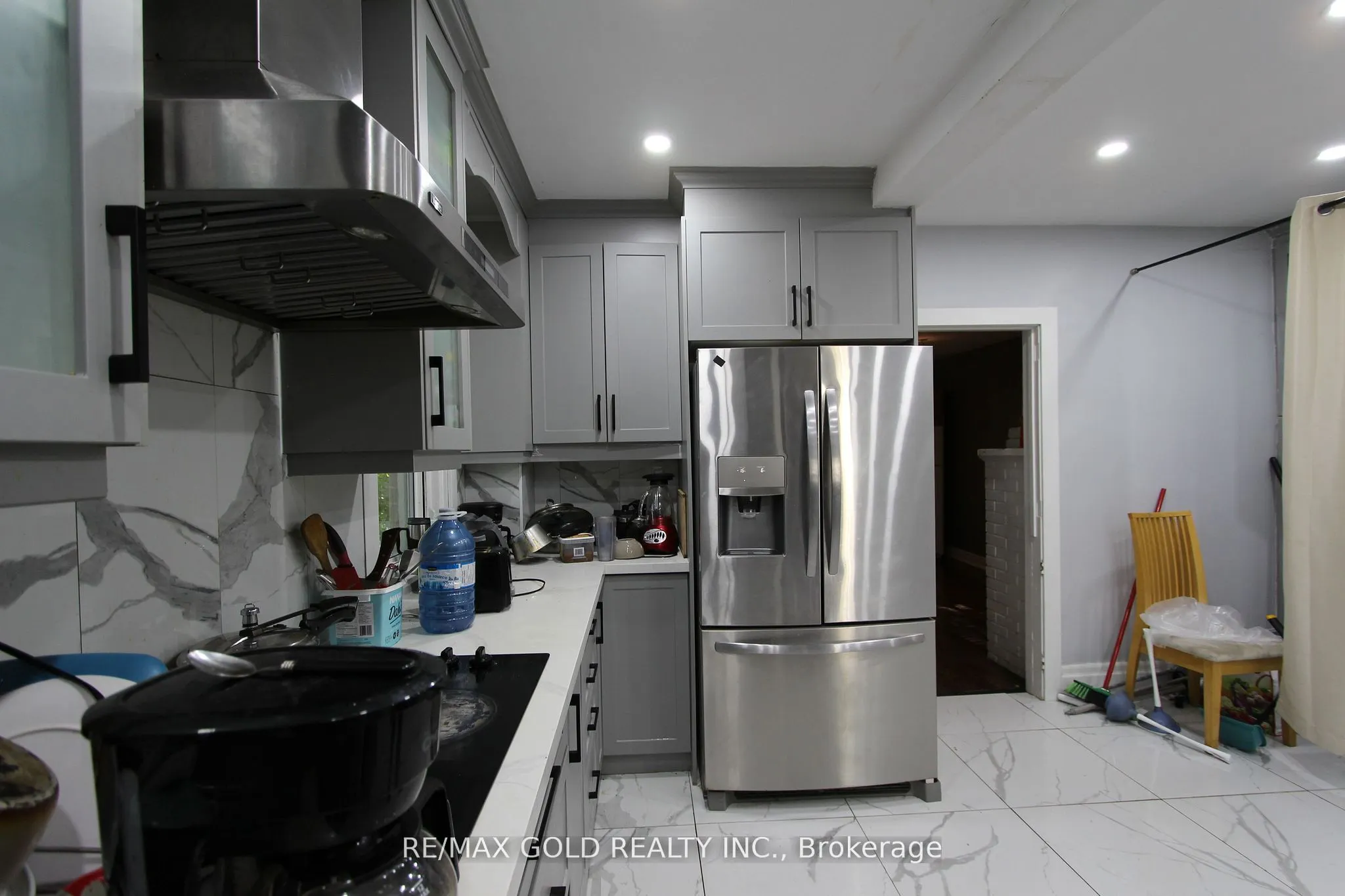 961 Lakeshore Road W
