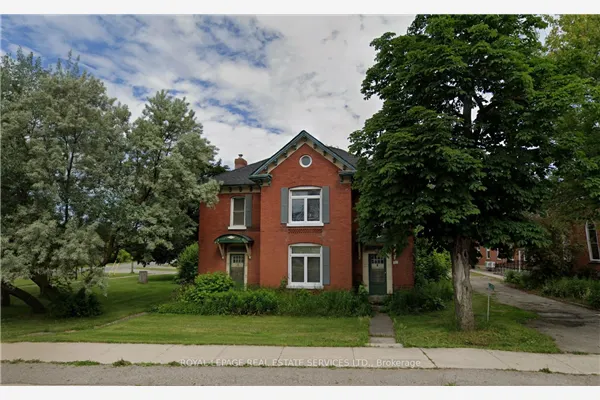 2527 Dundas Street W