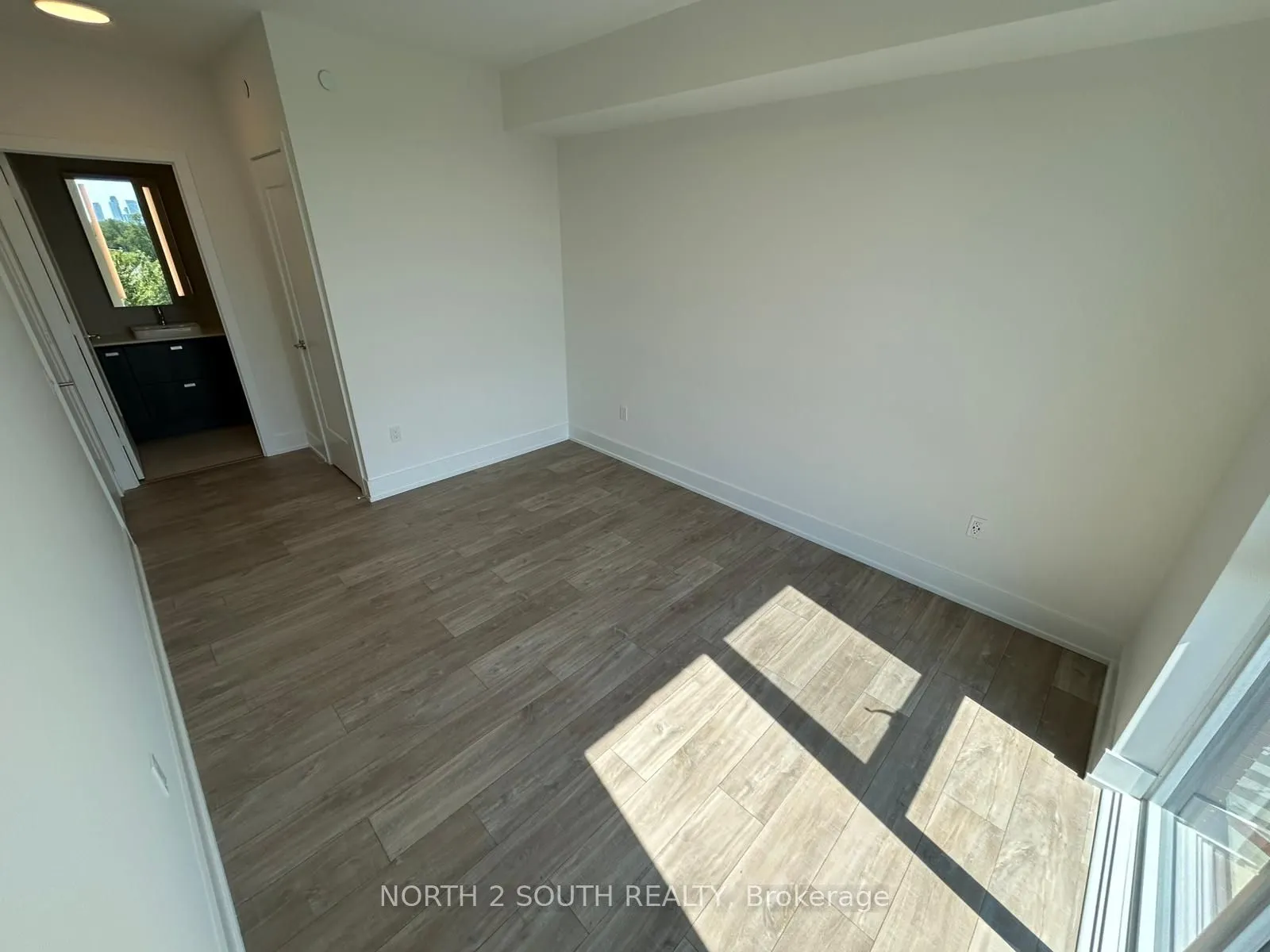 858 Dupont Street #529