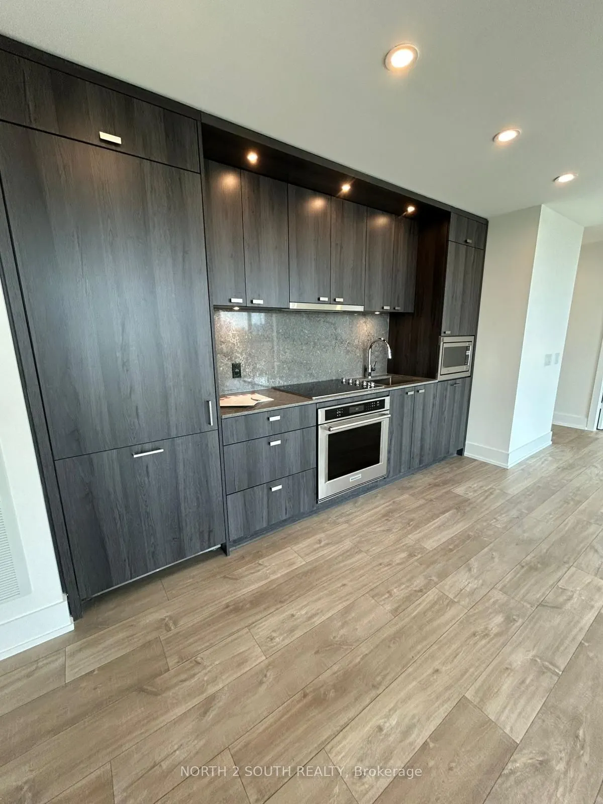 858 Dupont Street #529