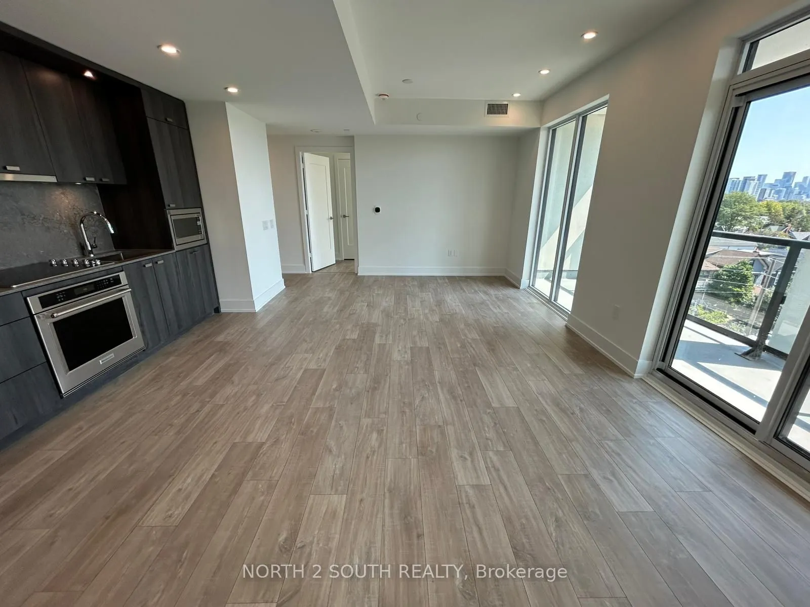 858 Dupont Street #529