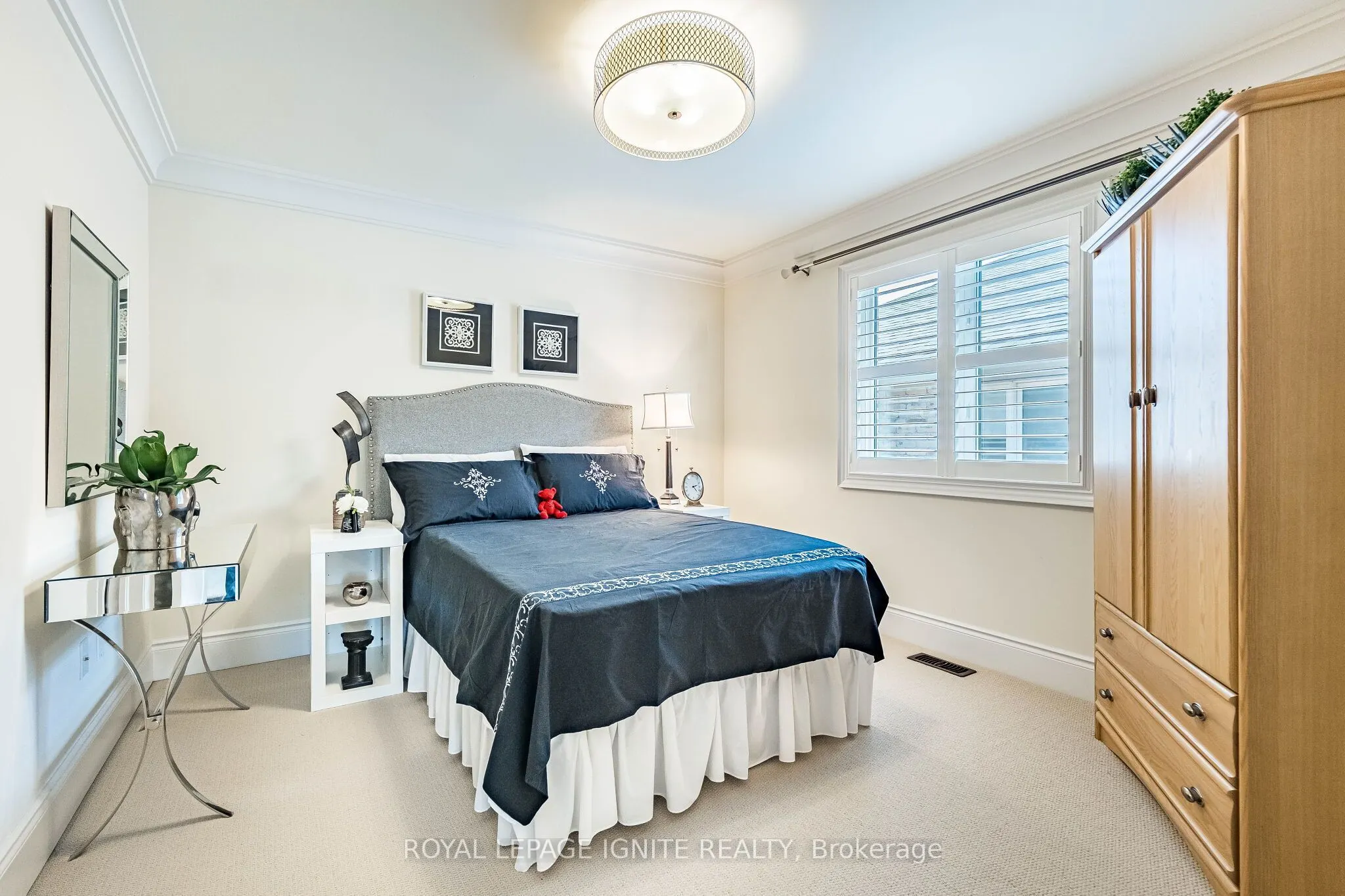5 Stellar Avenue