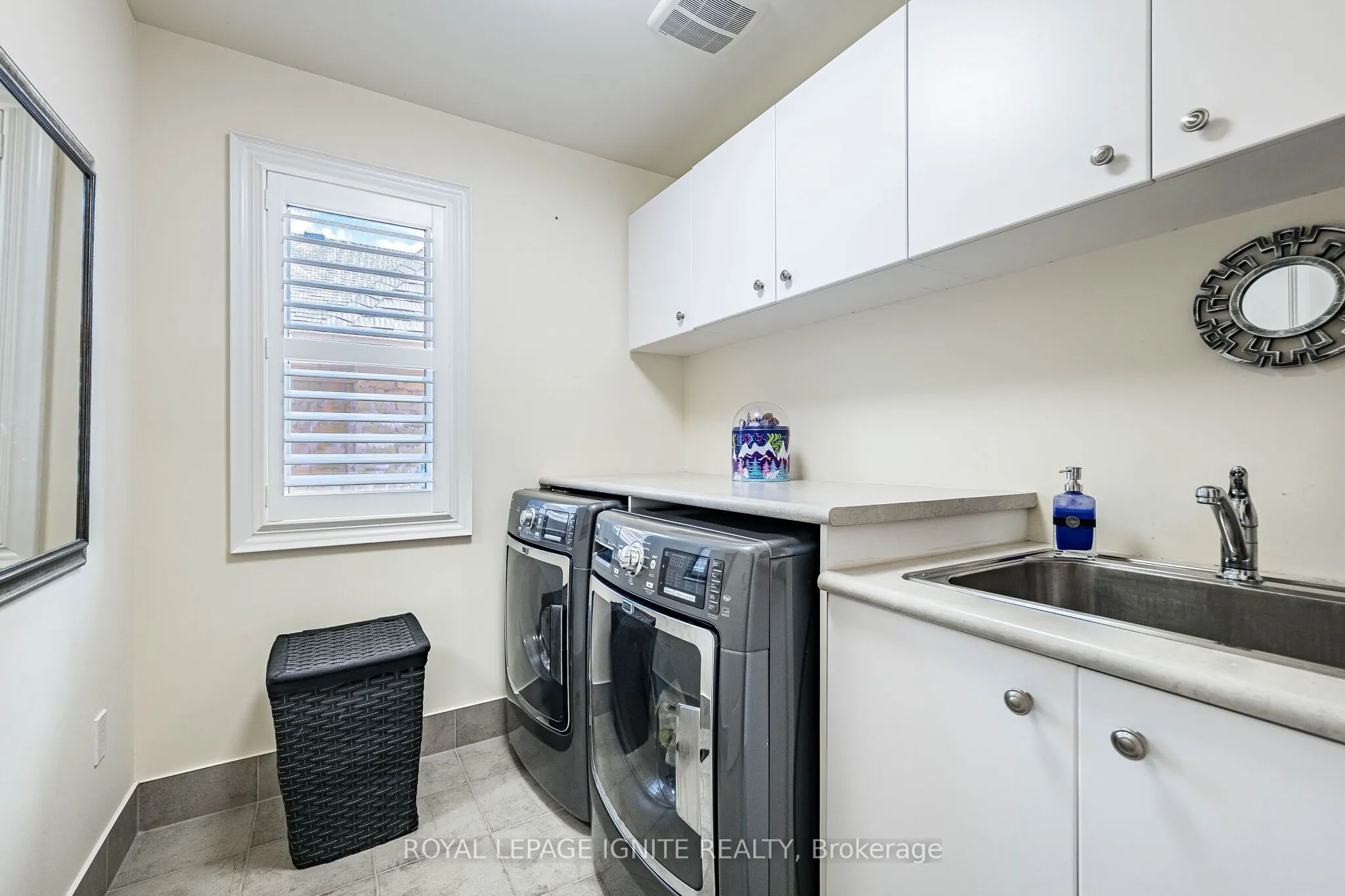 5 Stellar Avenue