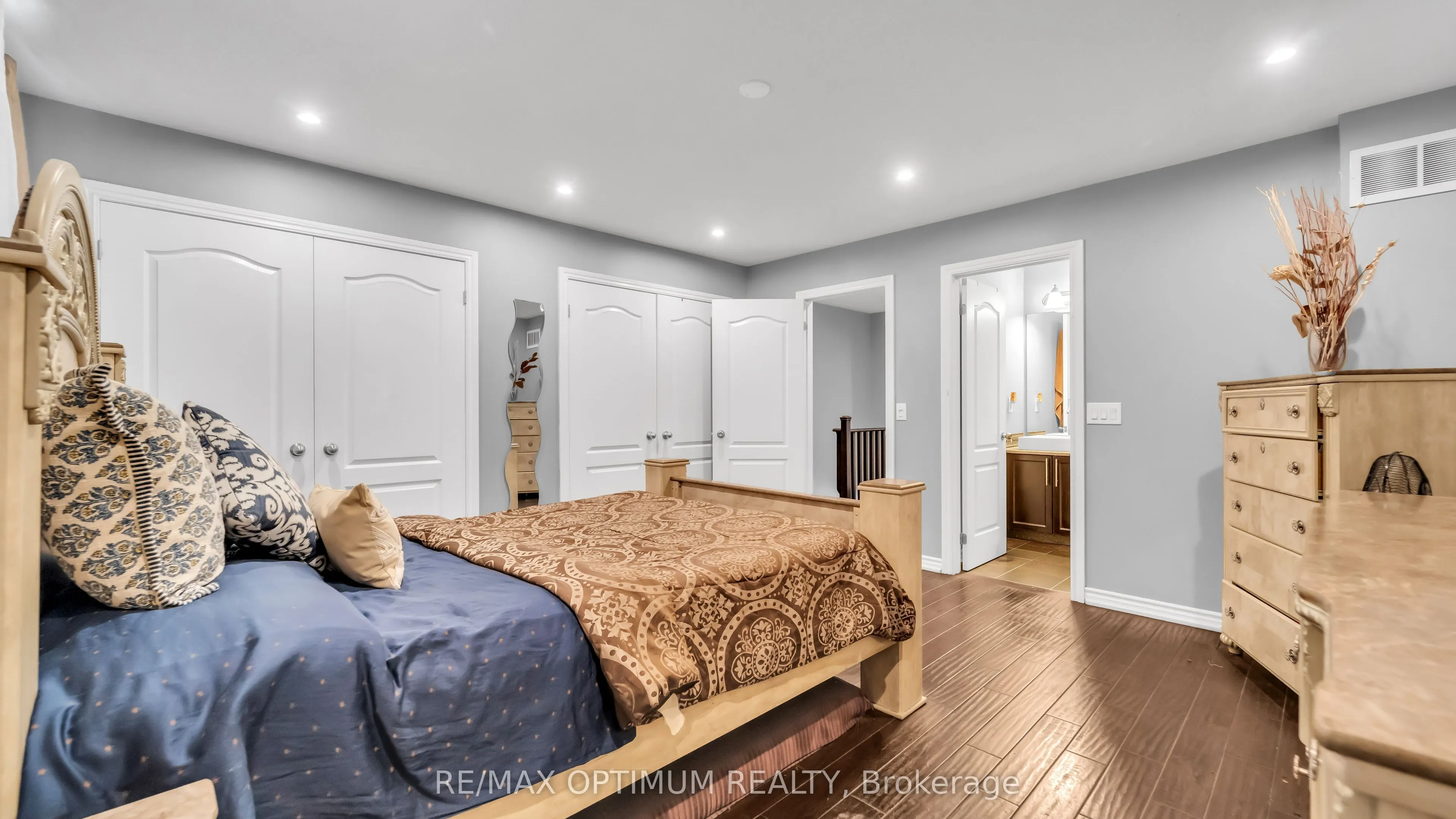 151 Cedar Lake Crescent #33