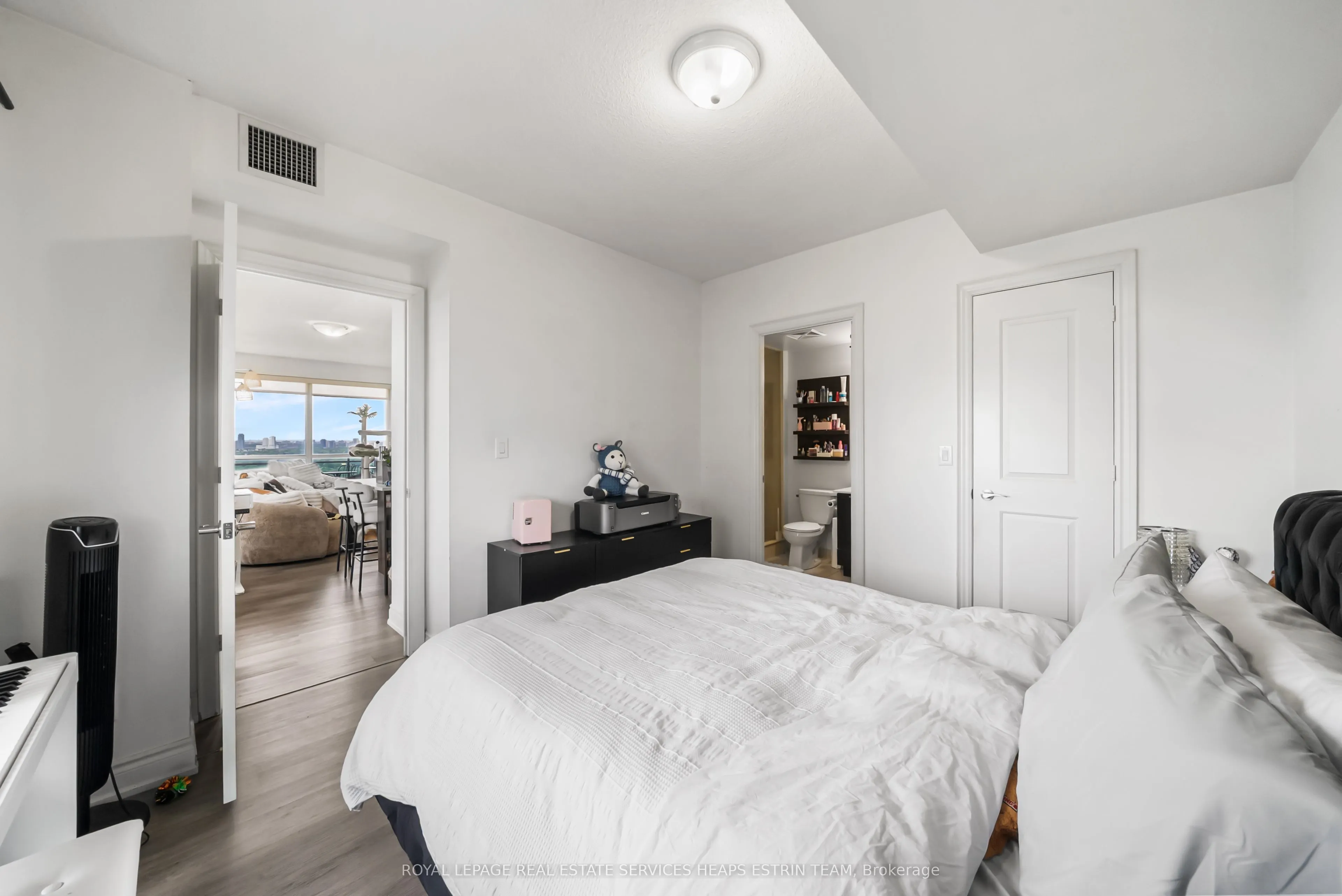 16 Brookers Lane #3301