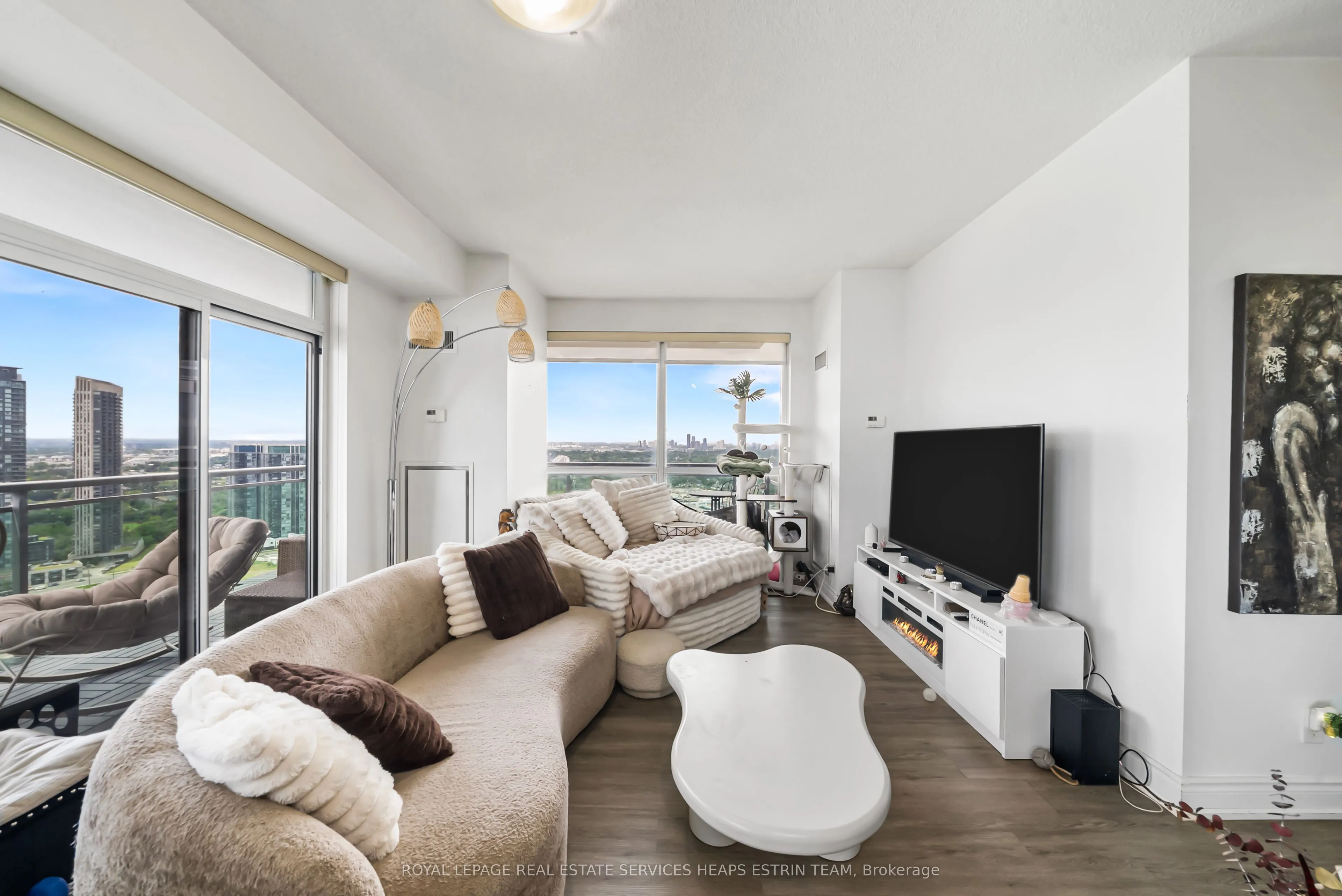16 Brookers Lane #3301