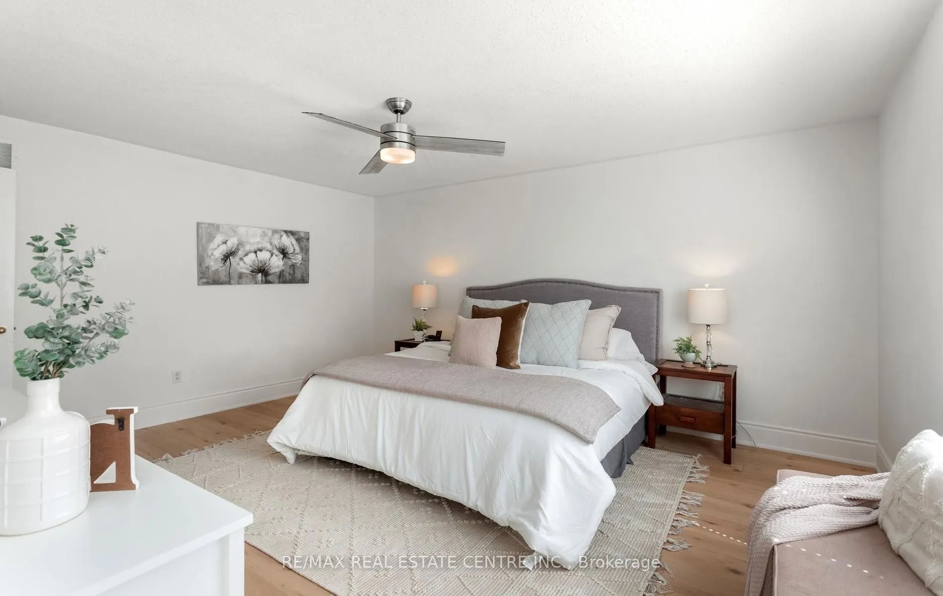 54 Apple Blossom Crescent
