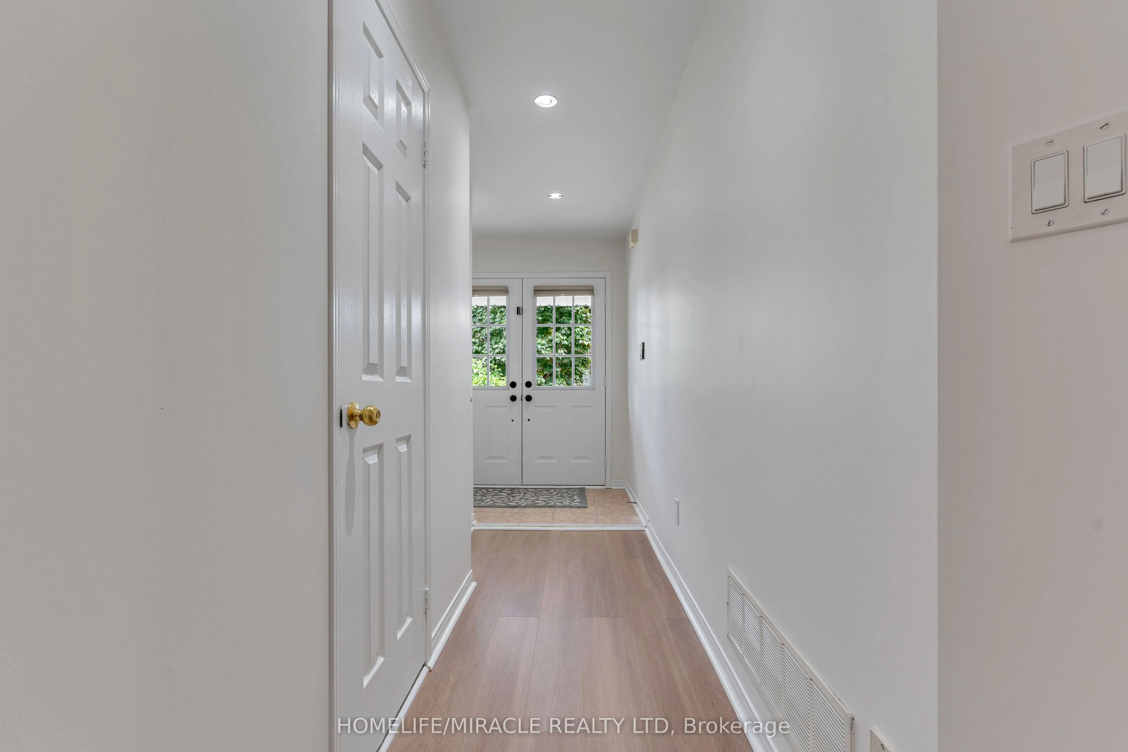 4191 Goldenrod Crescent