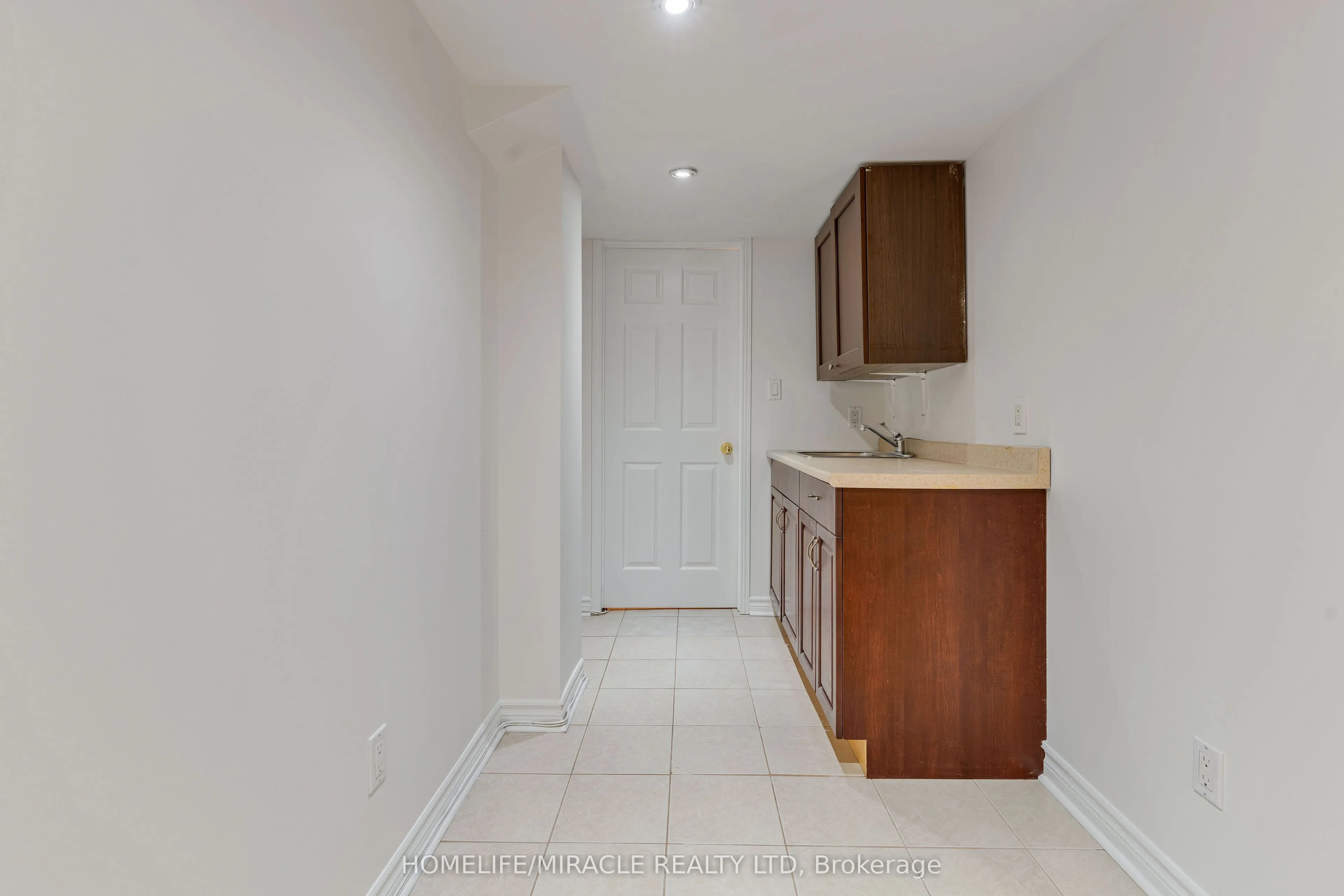 4191 Goldenrod Crescent