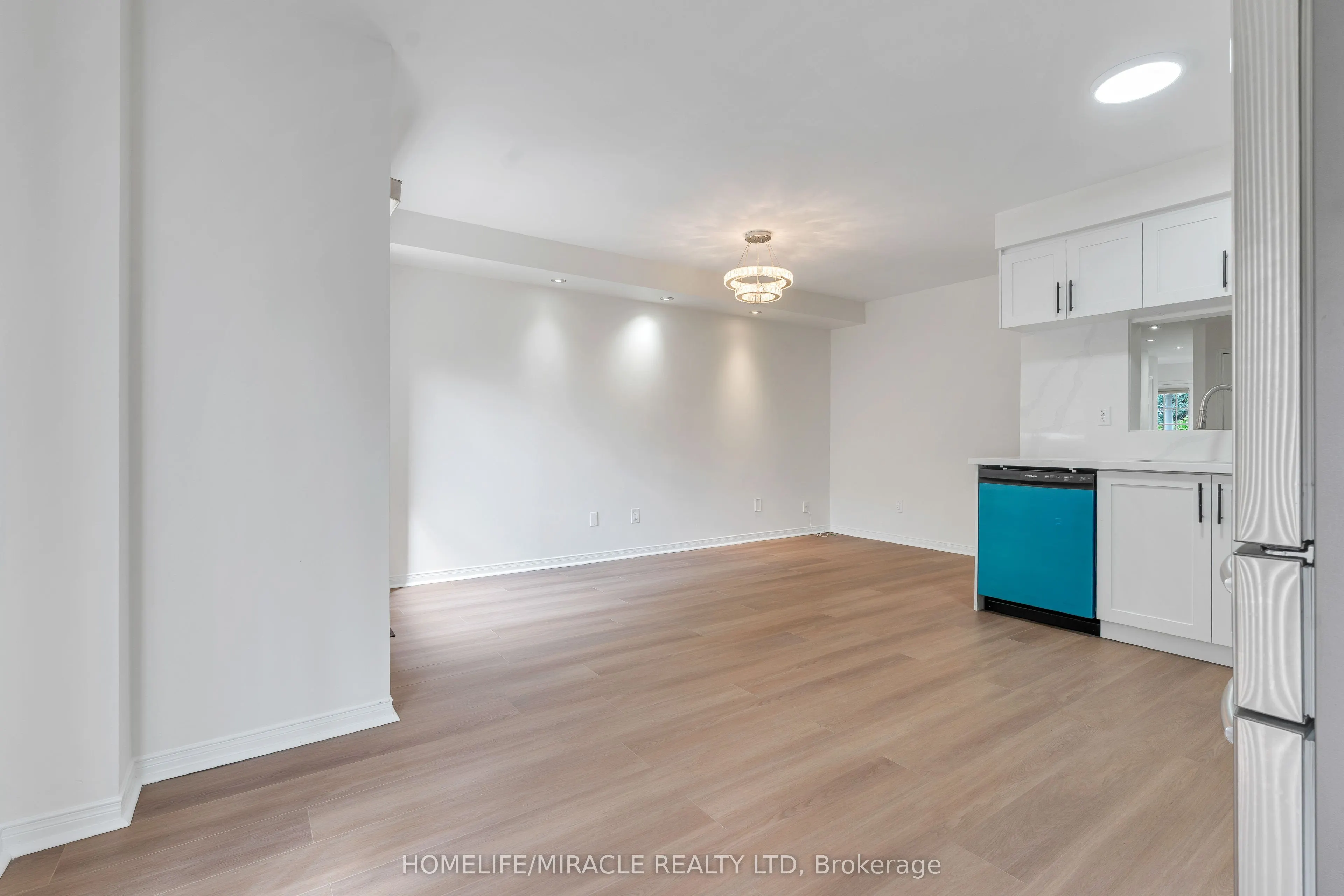 4191 Goldenrod Crescent