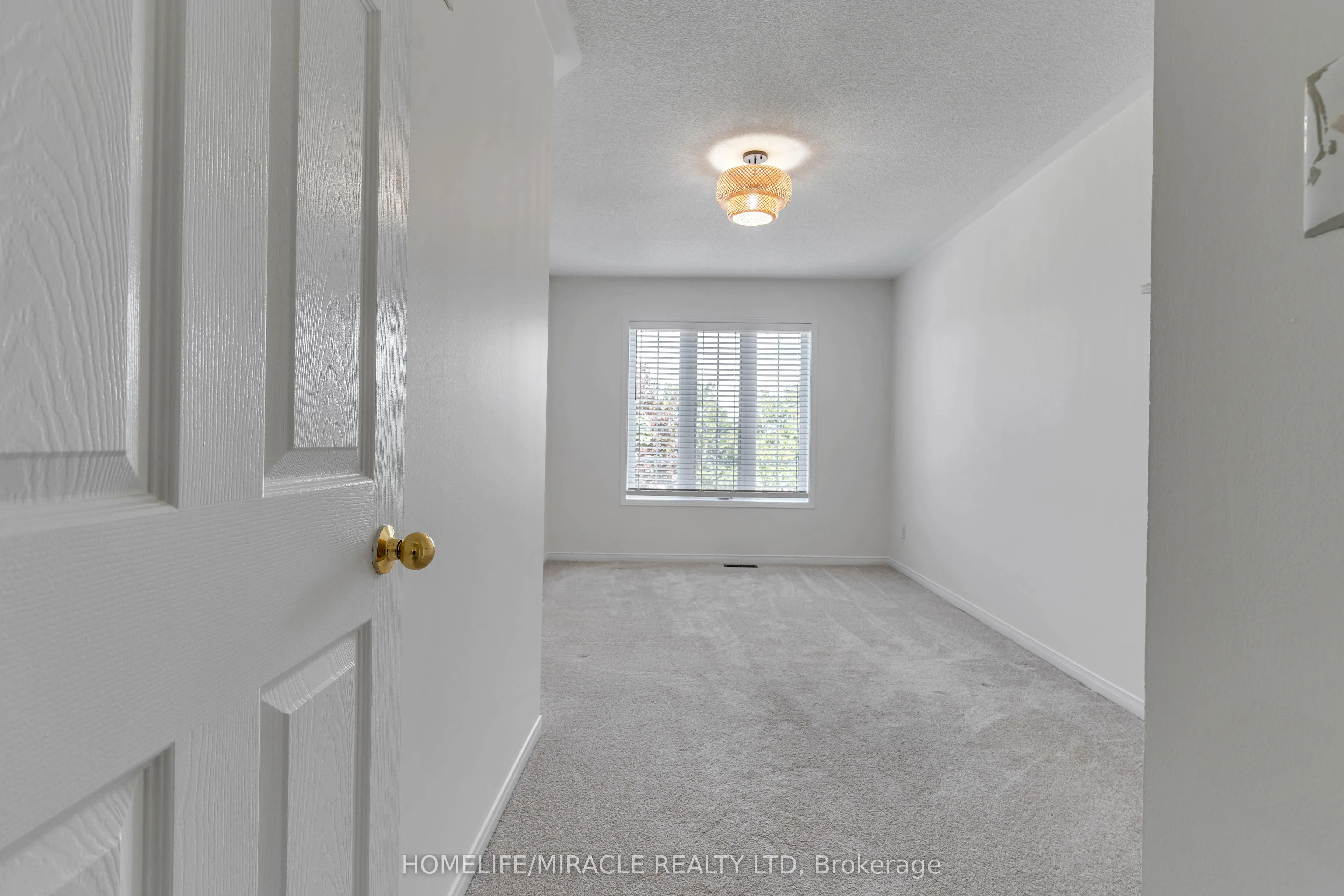 4191 Goldenrod Crescent