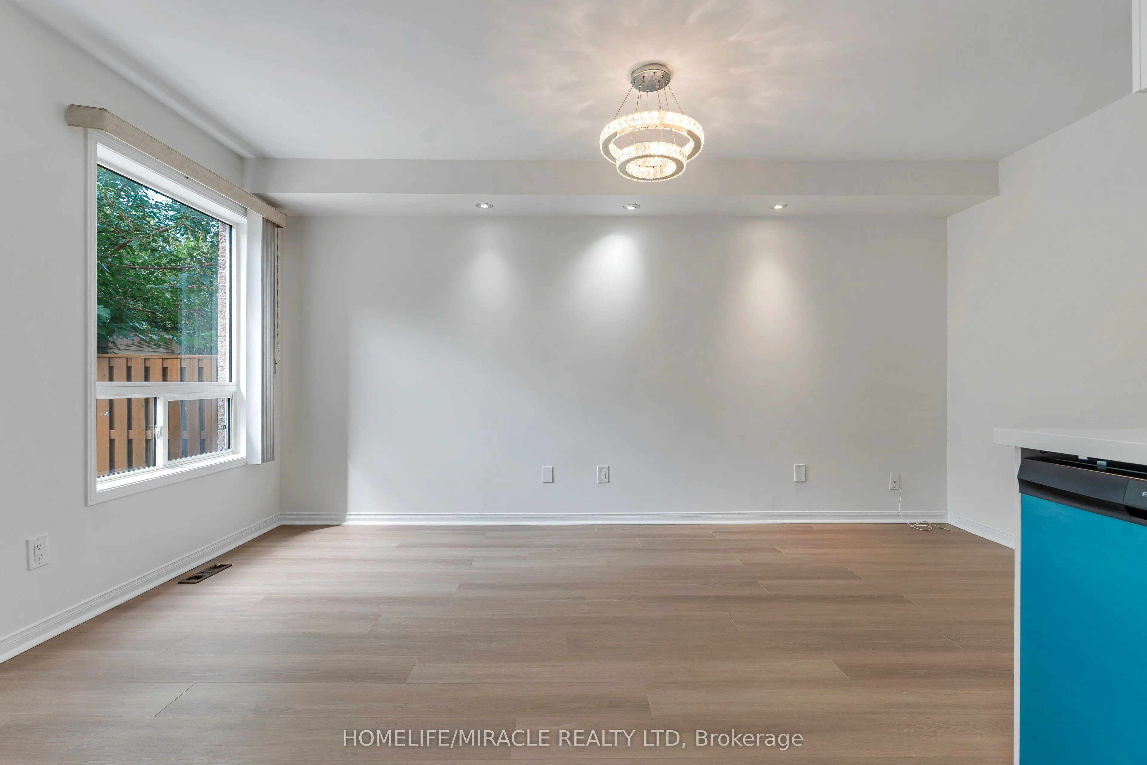 4191 Goldenrod Crescent