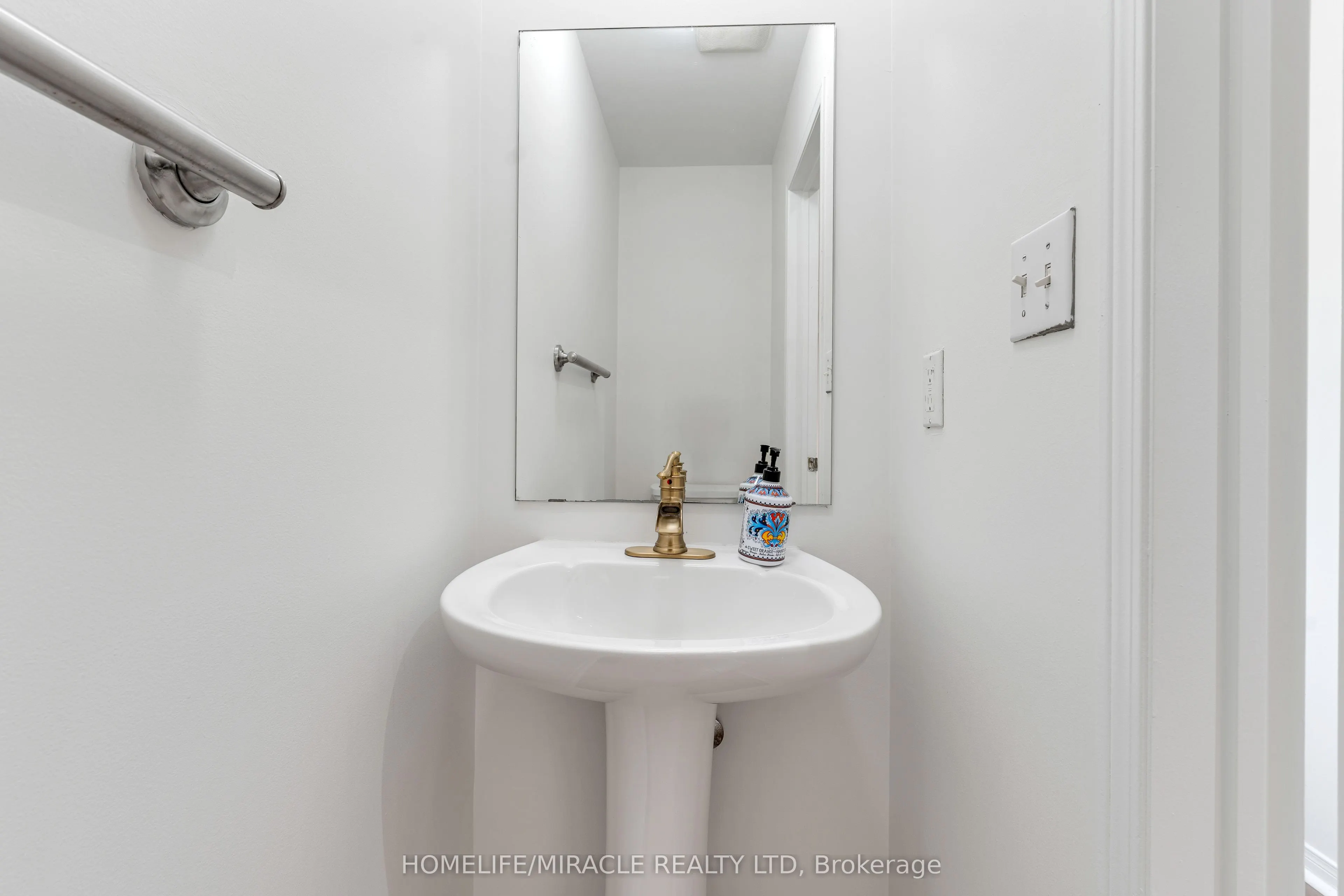 4191 Goldenrod Crescent