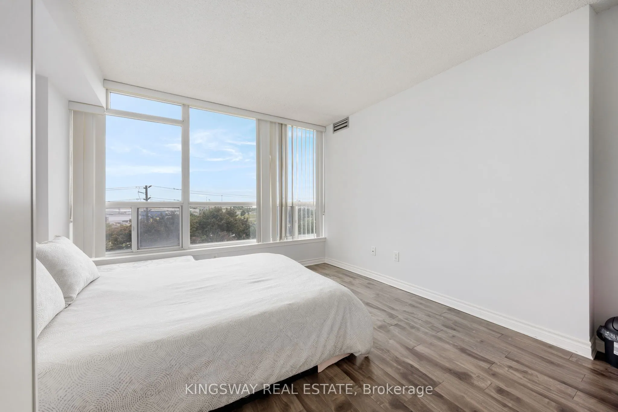 12 Laurelcrest Street #507