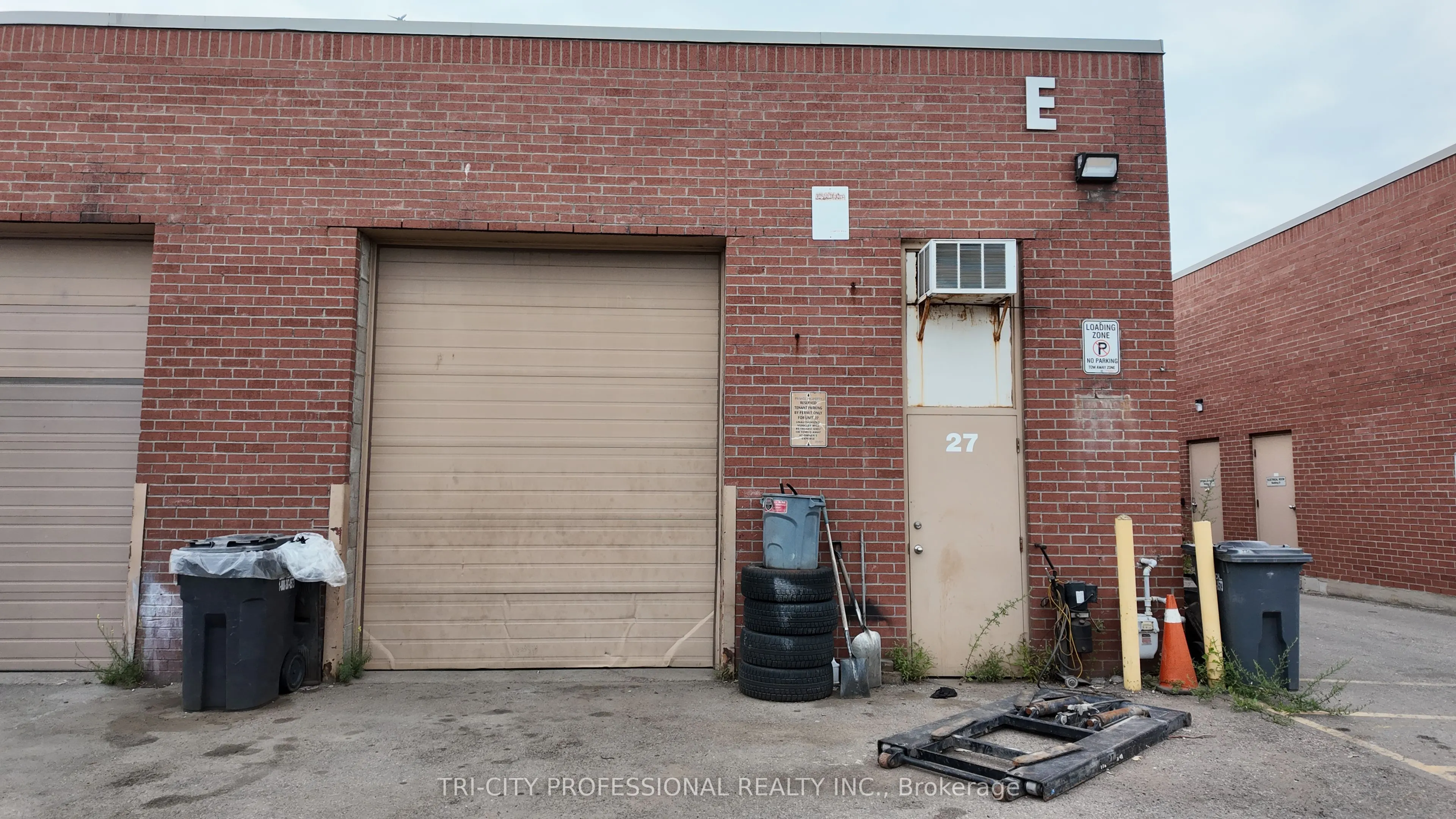 175 Toryork Drive #27