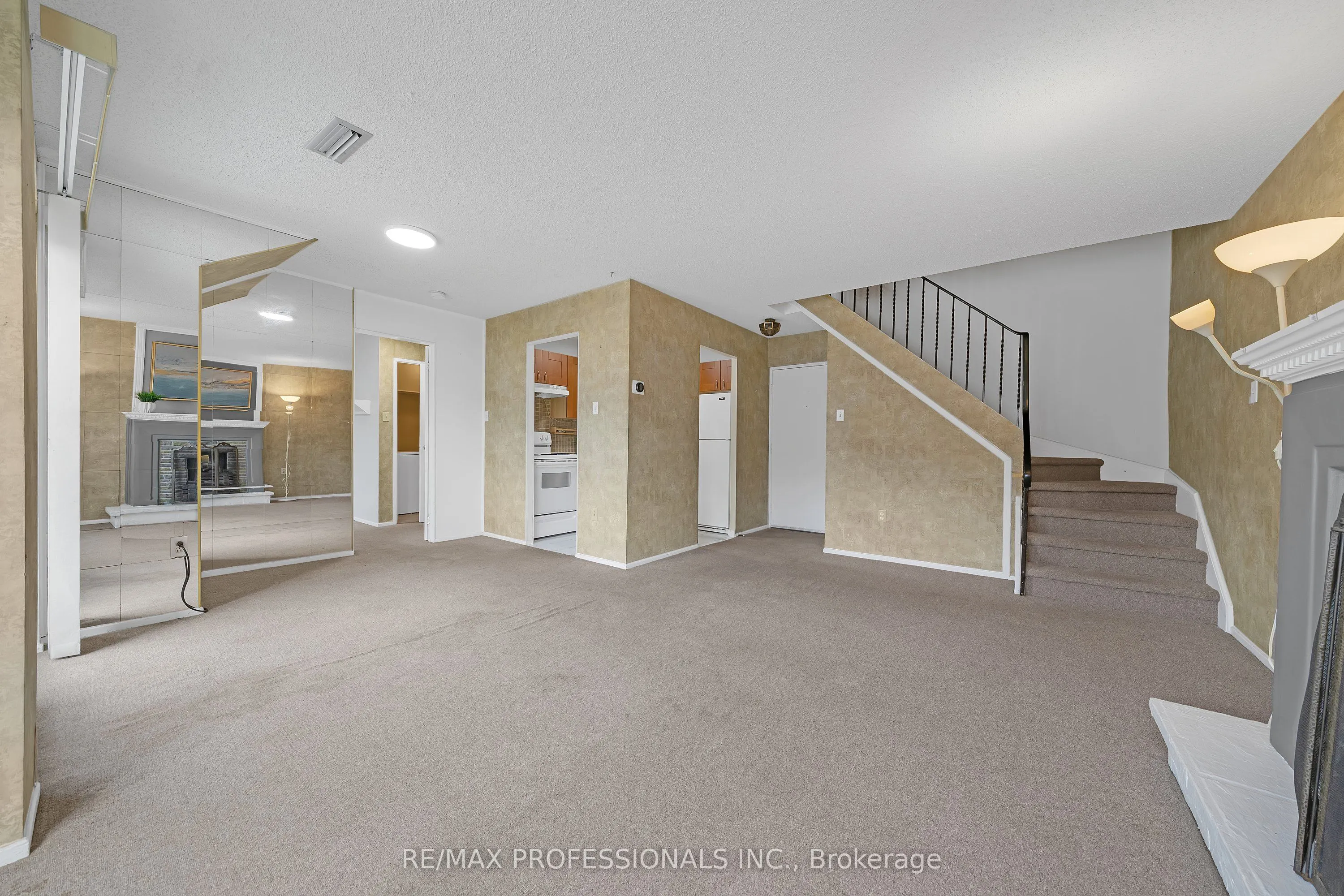 2001 Bonnymede Drive #116
