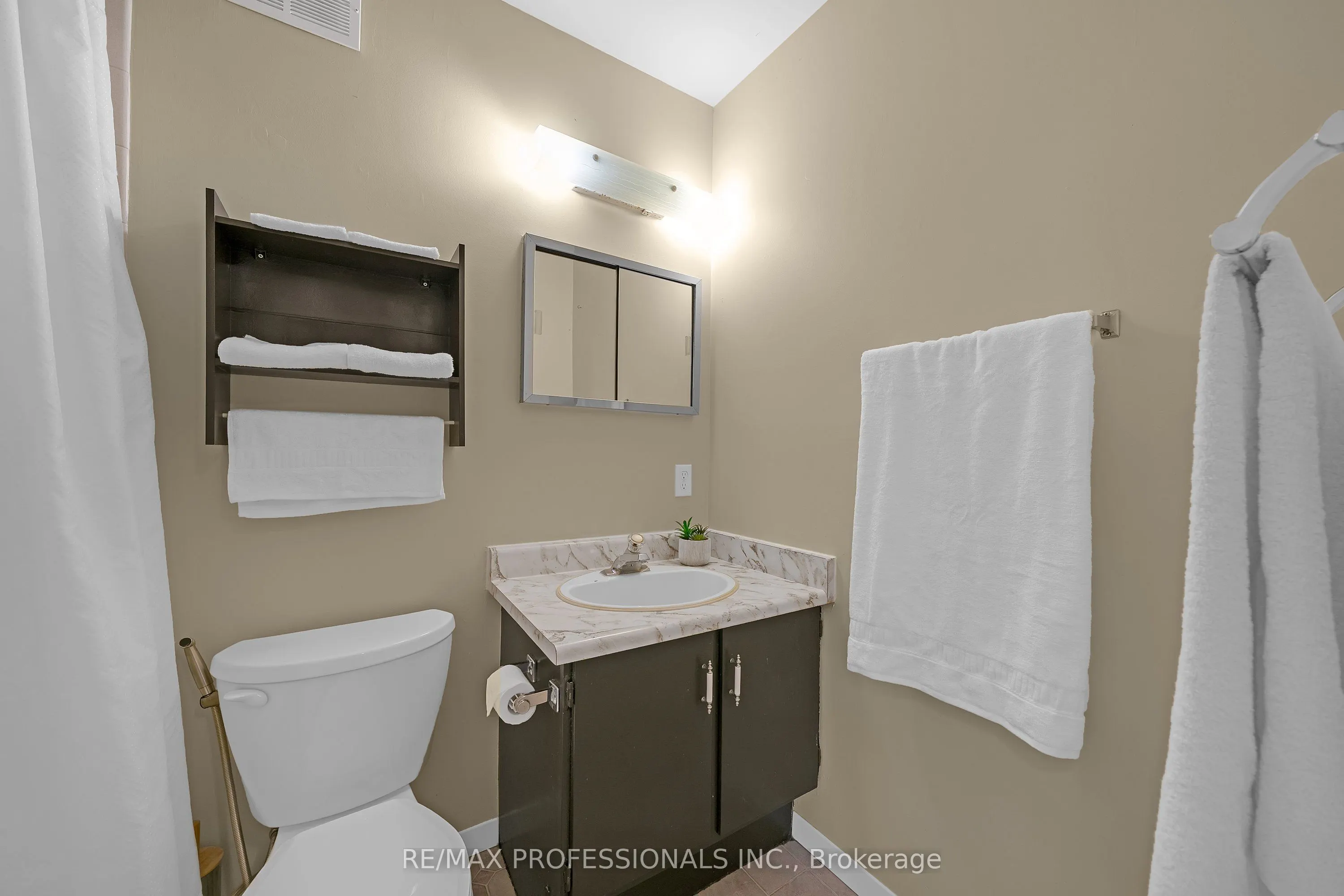 2001 Bonnymede Drive #116
