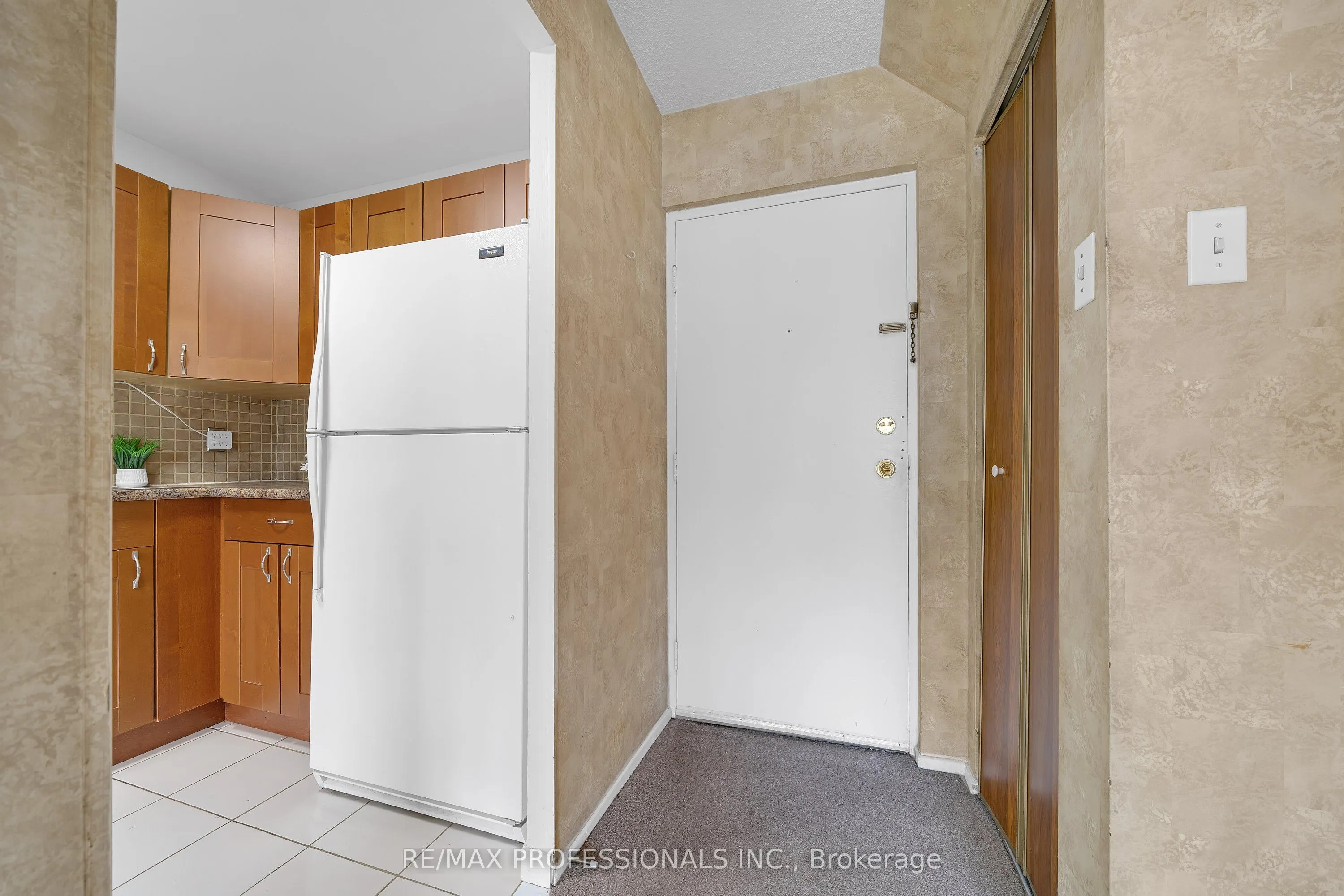 2001 Bonnymede Drive #116