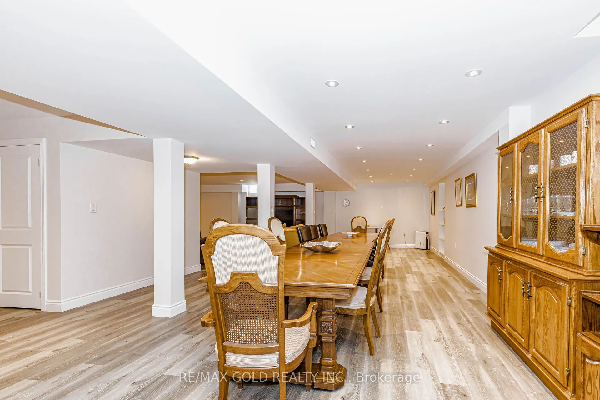 10 Falkland Road