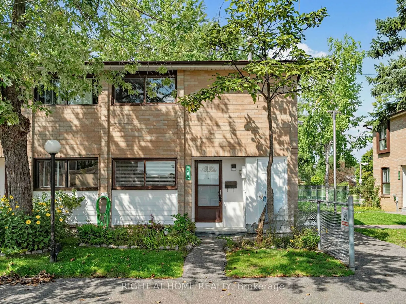 10 Fleetwood Crescent #10